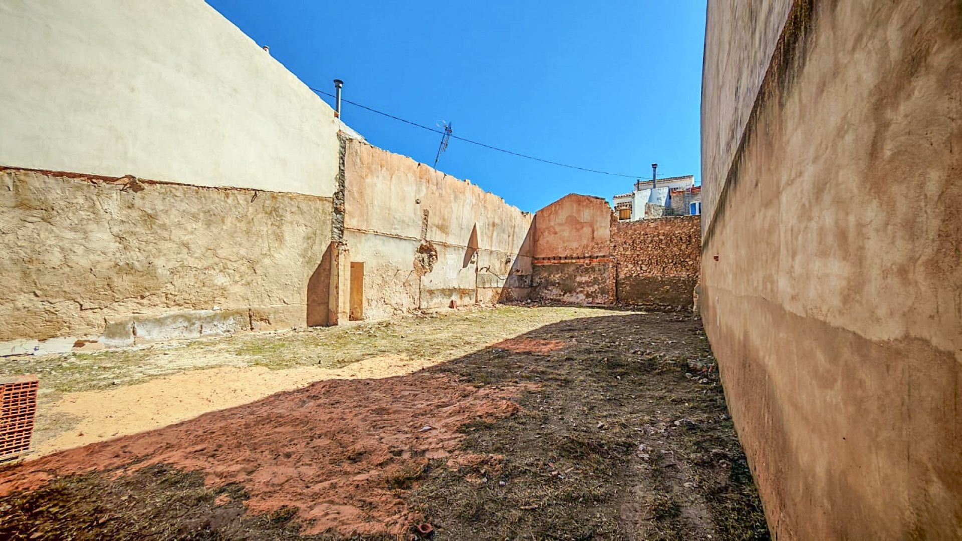Resale - Land in Pinoso -  - Alicante