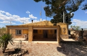 3 Bedroom 4 Bathroom Villa in Yecla