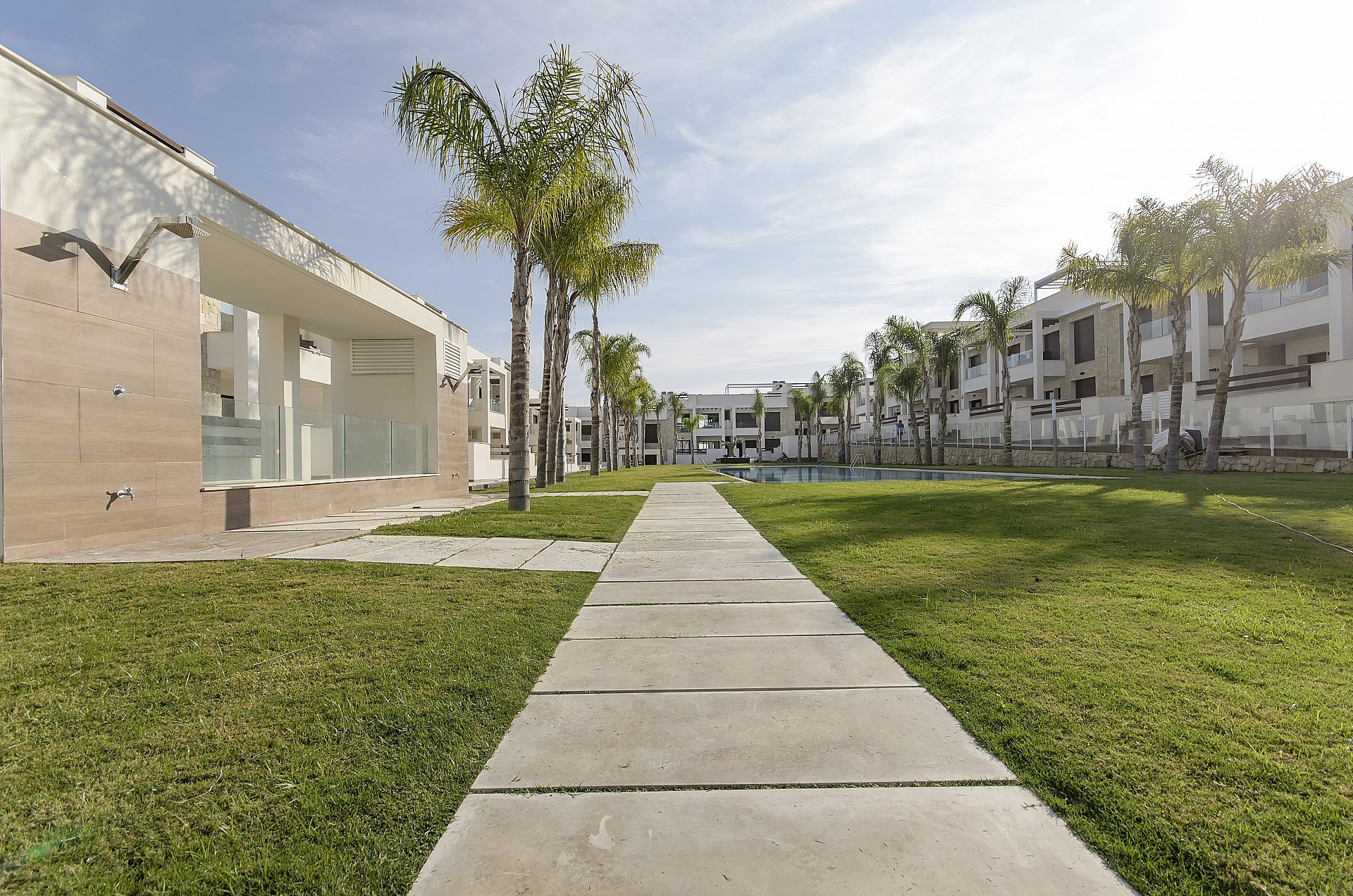 Resale - 2 Bedroom 2 Bathroom Apartment in Torrevieja -  - Alicante