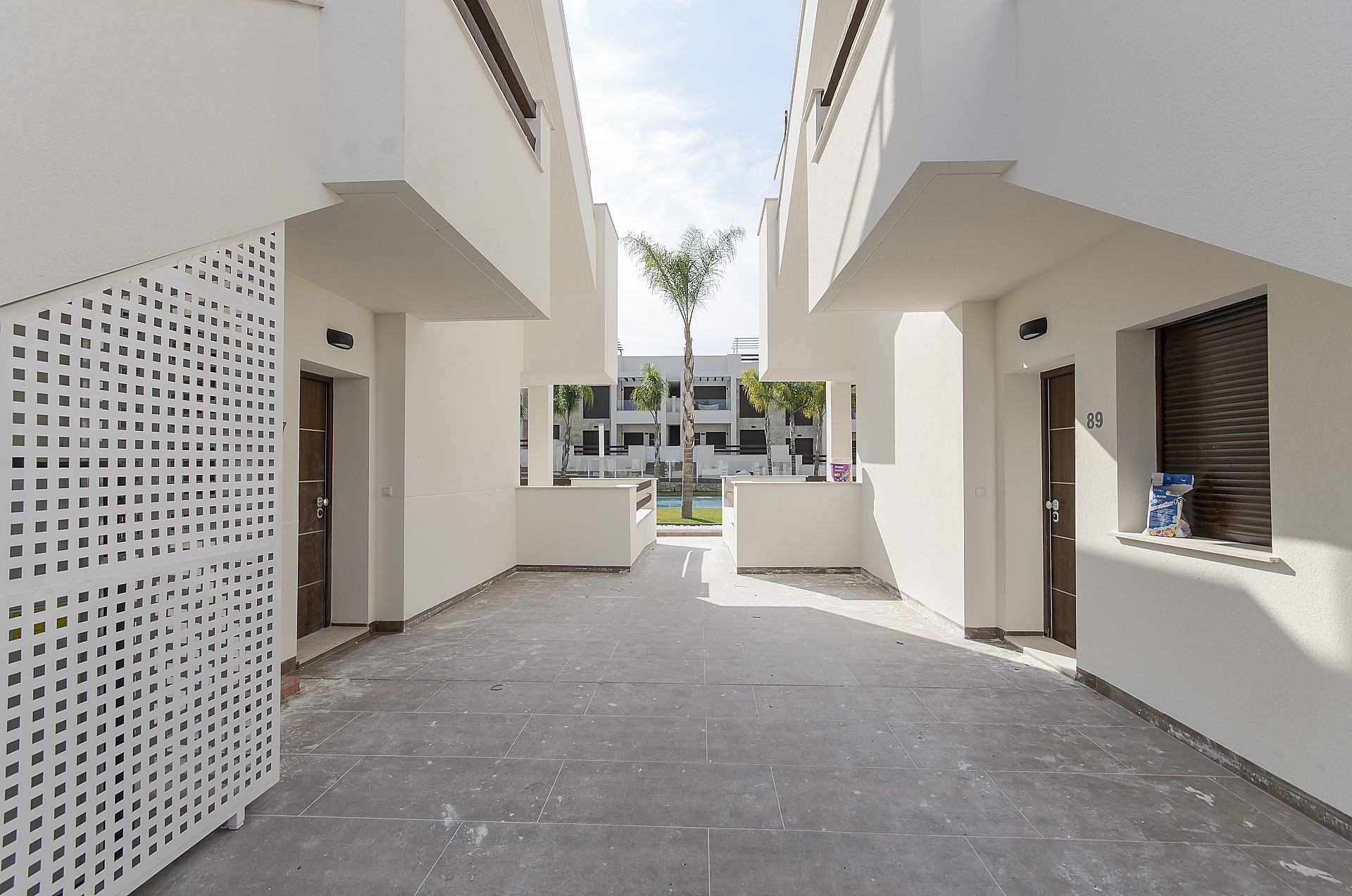 Resale - 2 Bedroom 2 Bathroom Apartment in Torrevieja -  - Alicante