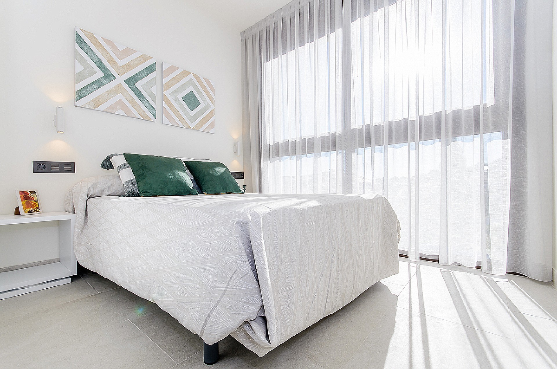 Resale - 2 Bedroom 2 Bathroom Apartment in Torrevieja -  - Alicante
