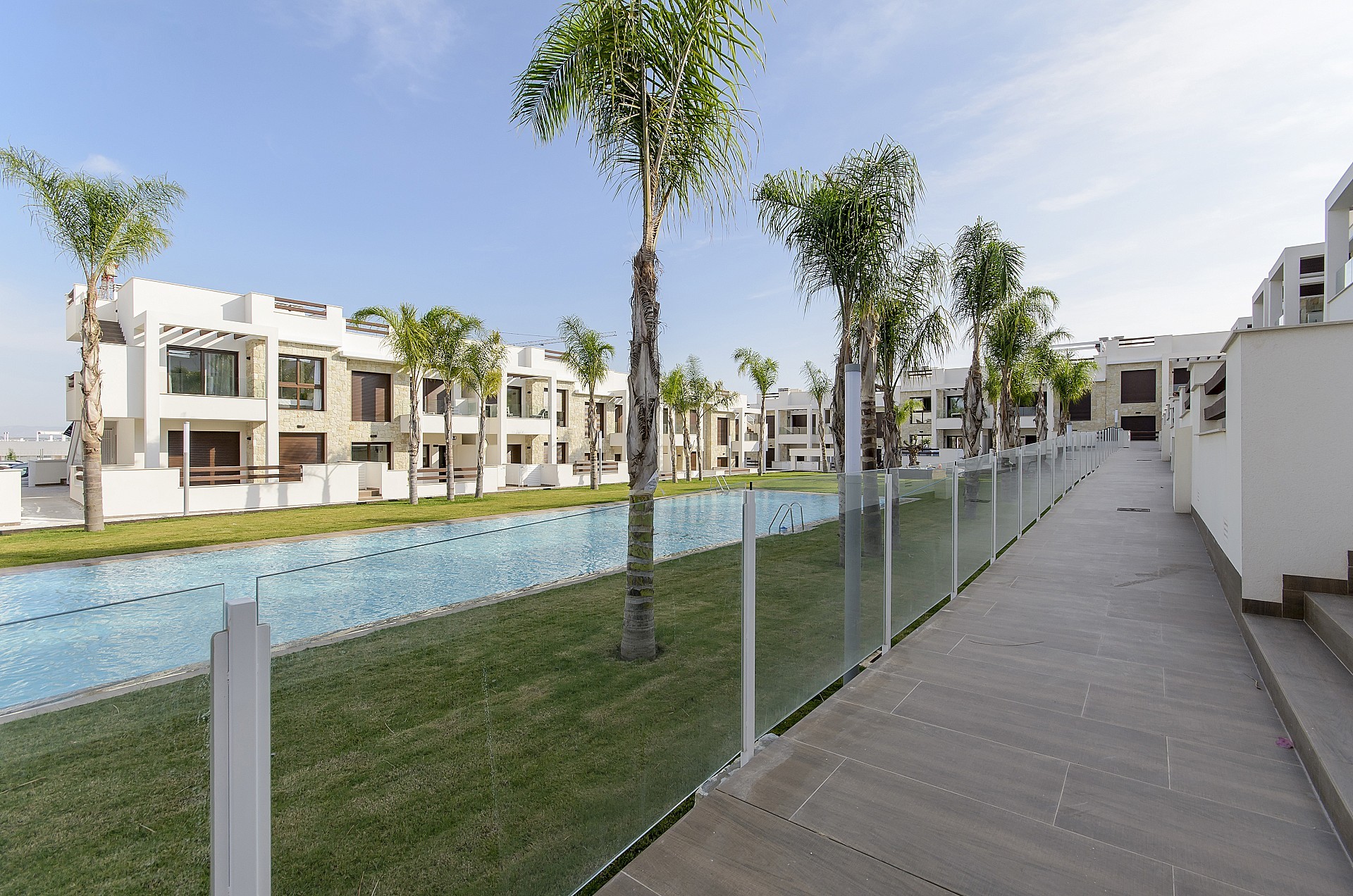 Resale - 2 Bedroom 2 Bathroom Apartment in Torrevieja -  - Alicante