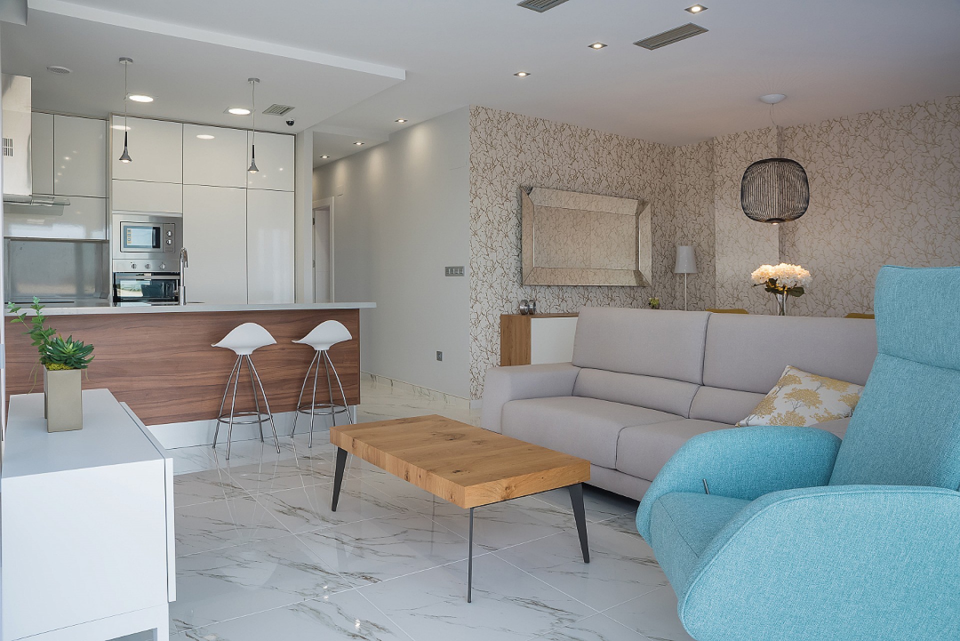 Resale - 3 Bedroom 2 Bathroom Villa in Villamartin -  - Alicante