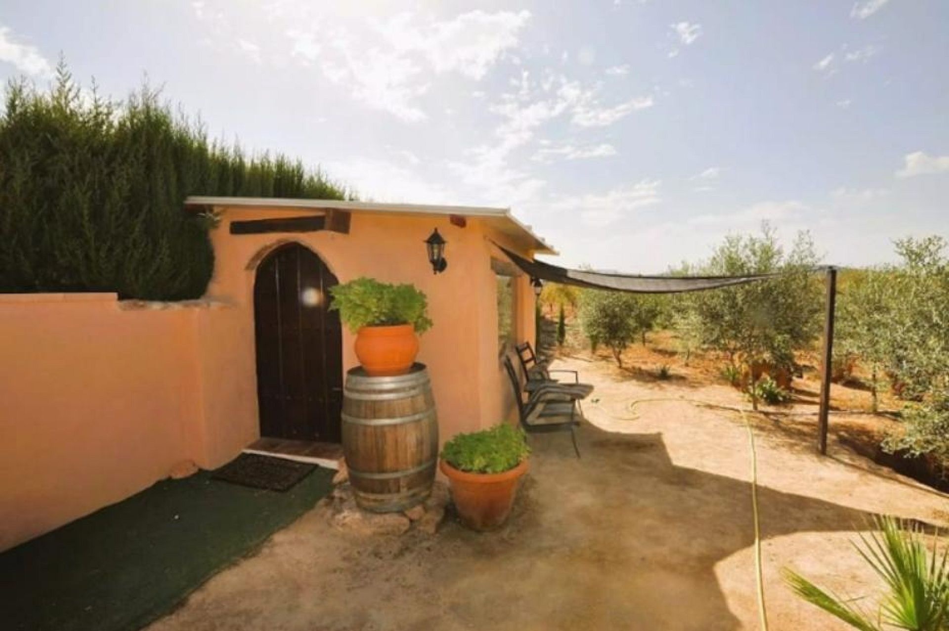 Resale - 5 Bedroom 3 Bathroom Villa in Pinoso -  - Alicante