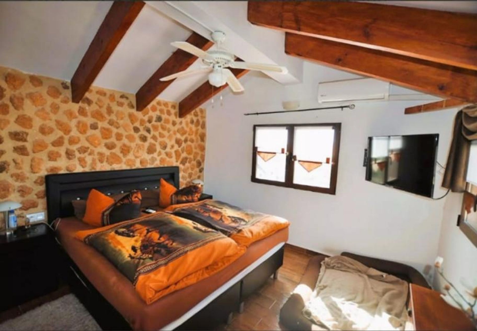 Resale - 5 Bedroom 3 Bathroom Villa in Pinoso -  - Alicante