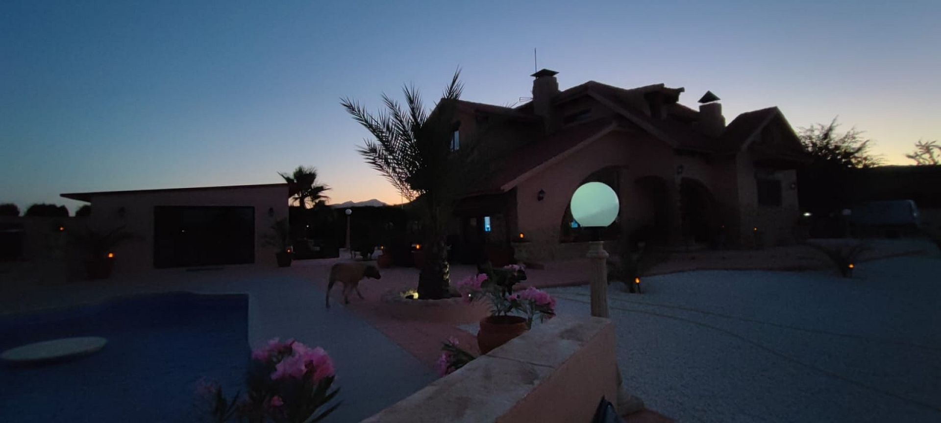 Resale - 5 Bedroom 3 Bathroom Villa in Pinoso -  - Alicante