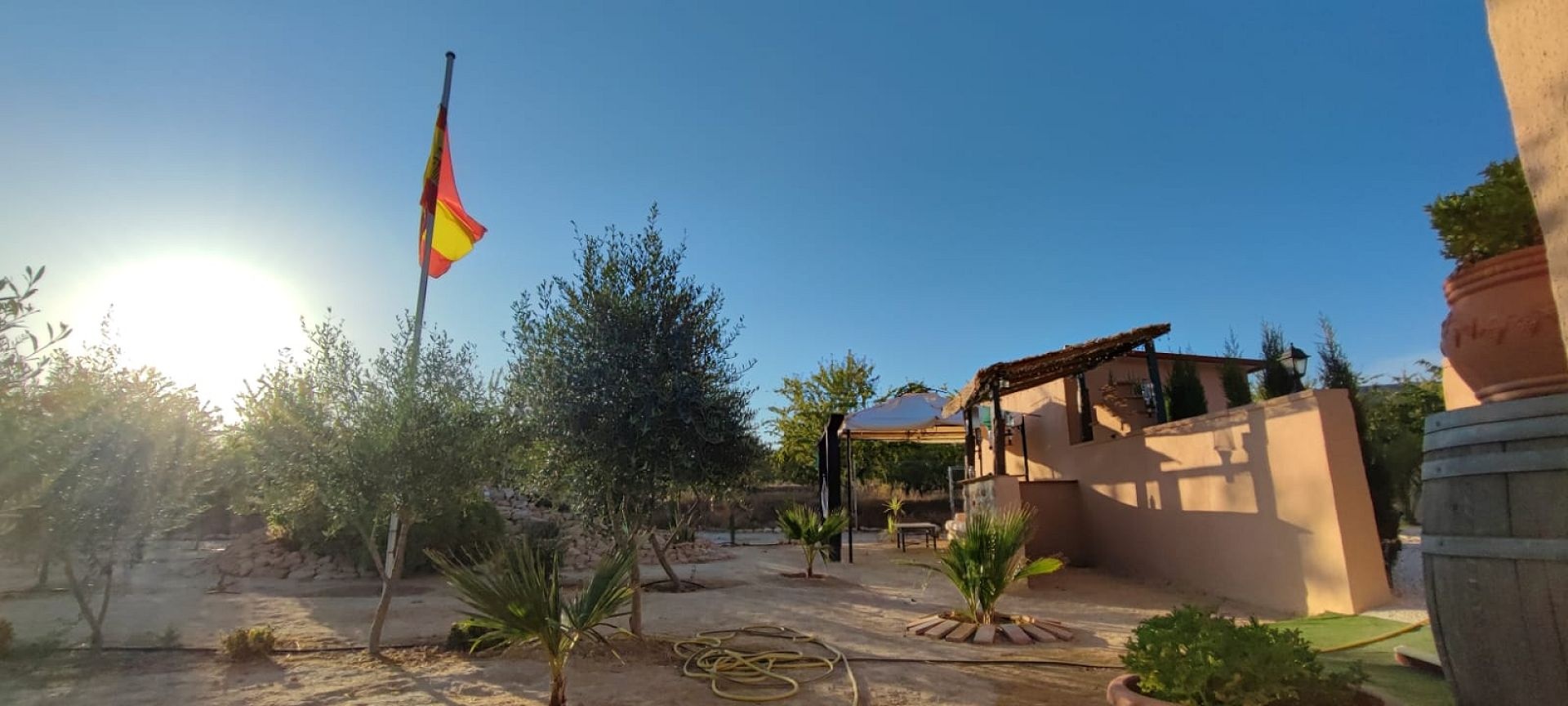 Resale - 5 Bedroom 3 Bathroom Villa in Pinoso -  - Alicante