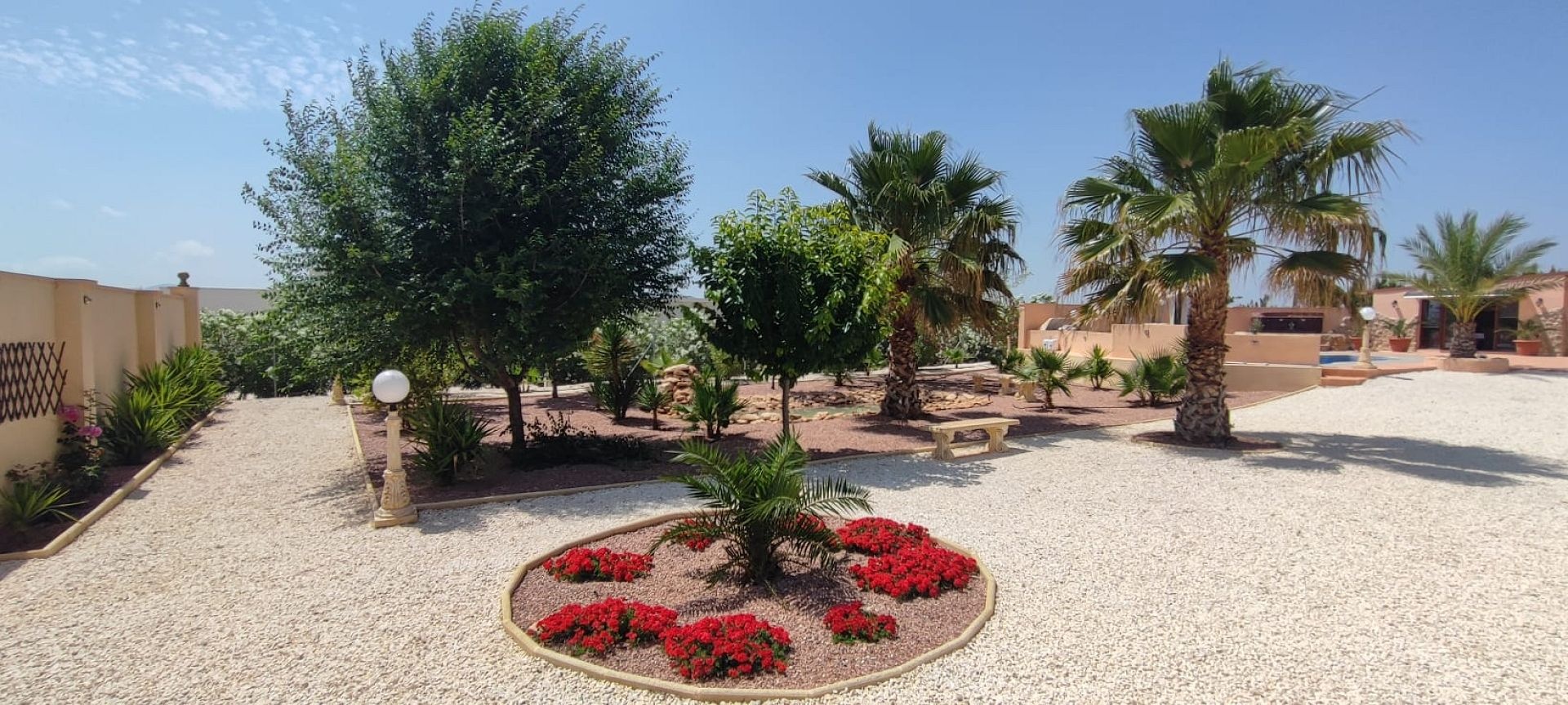 Resale - 5 Bedroom 3 Bathroom Villa in Pinoso -  - Alicante