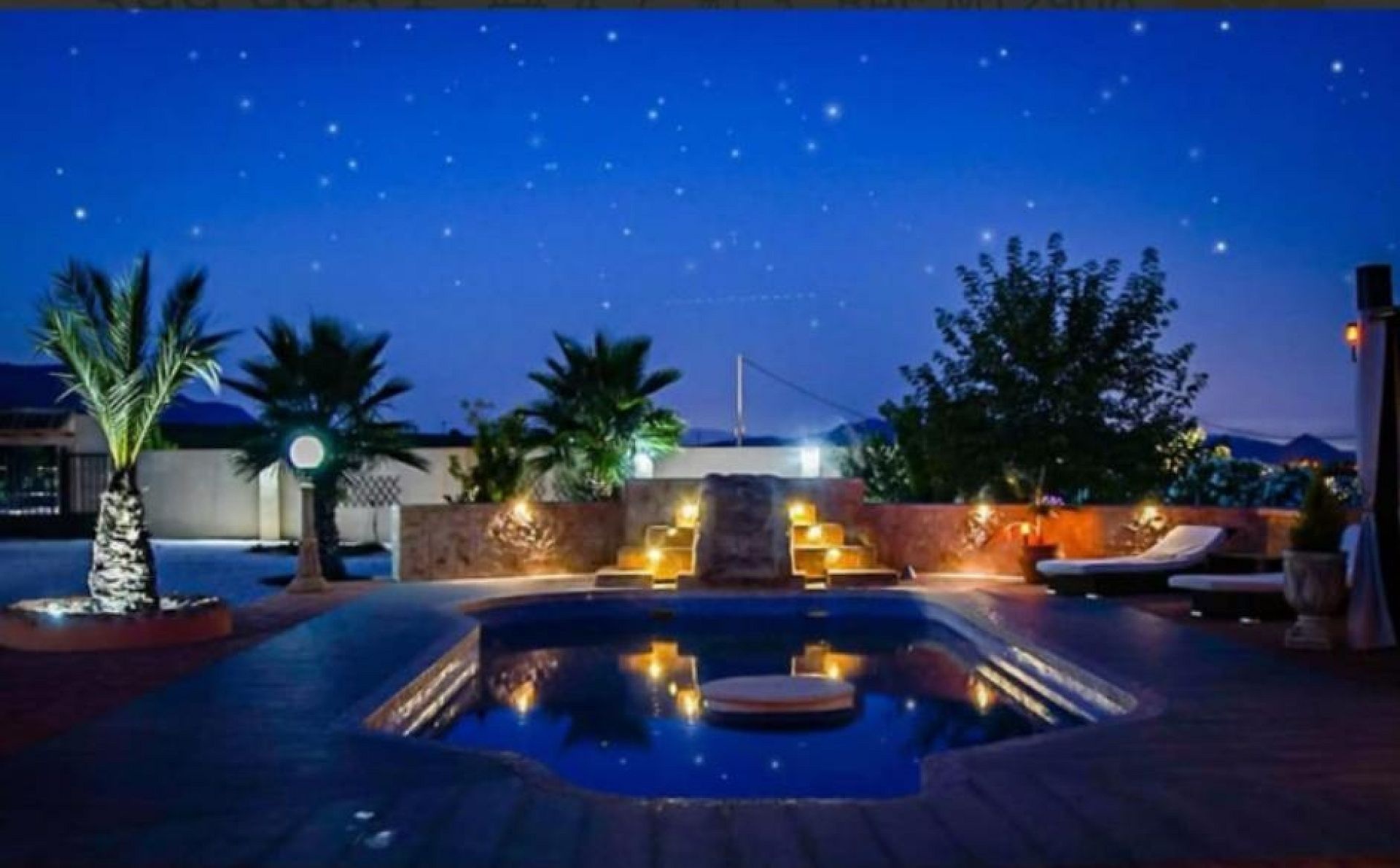 Resale - 5 Bedroom 3 Bathroom Villa in Pinoso -  - Alicante