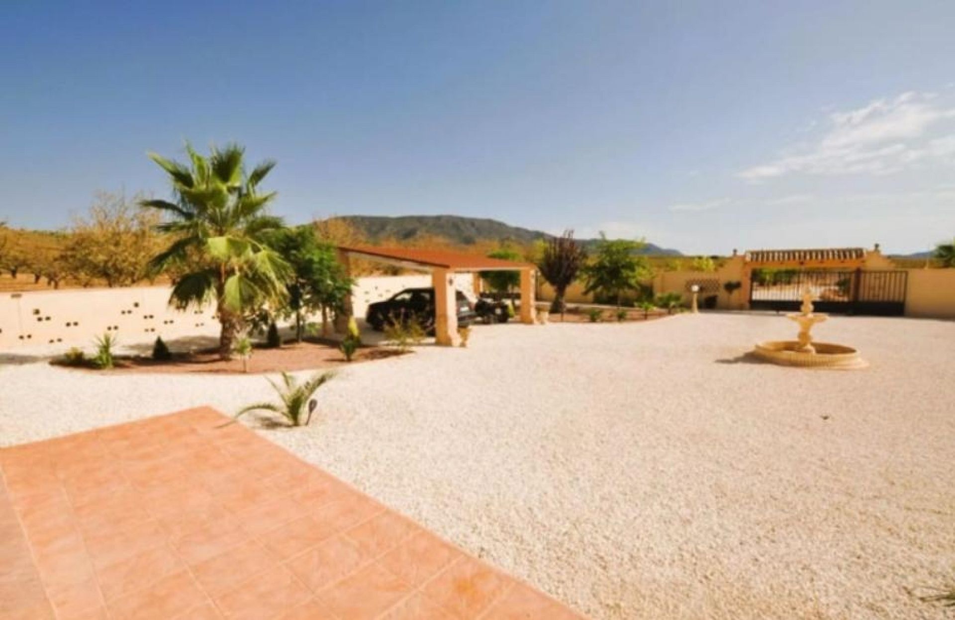 Resale - 5 Bedroom 3 Bathroom Villa in Pinoso -  - Alicante