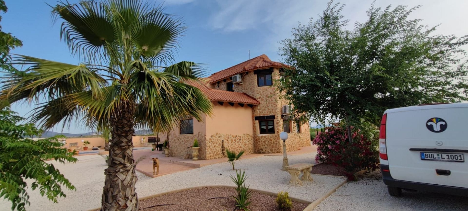 Resale - 5 Bedroom 3 Bathroom Villa in Pinoso -  - Alicante