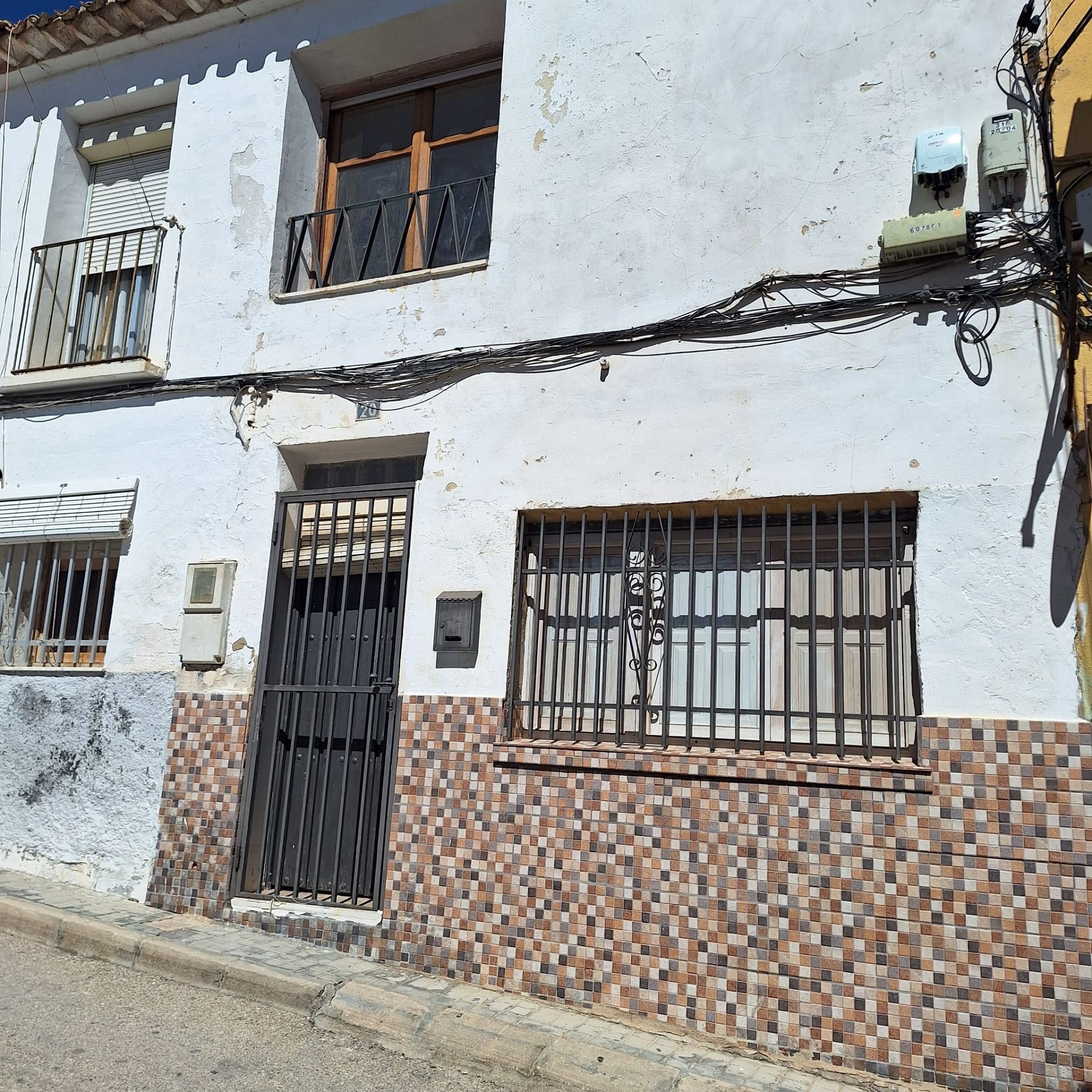 Resale - 2 Bedroom 1 Bathroom Townhouse in Sax -  - Alicante