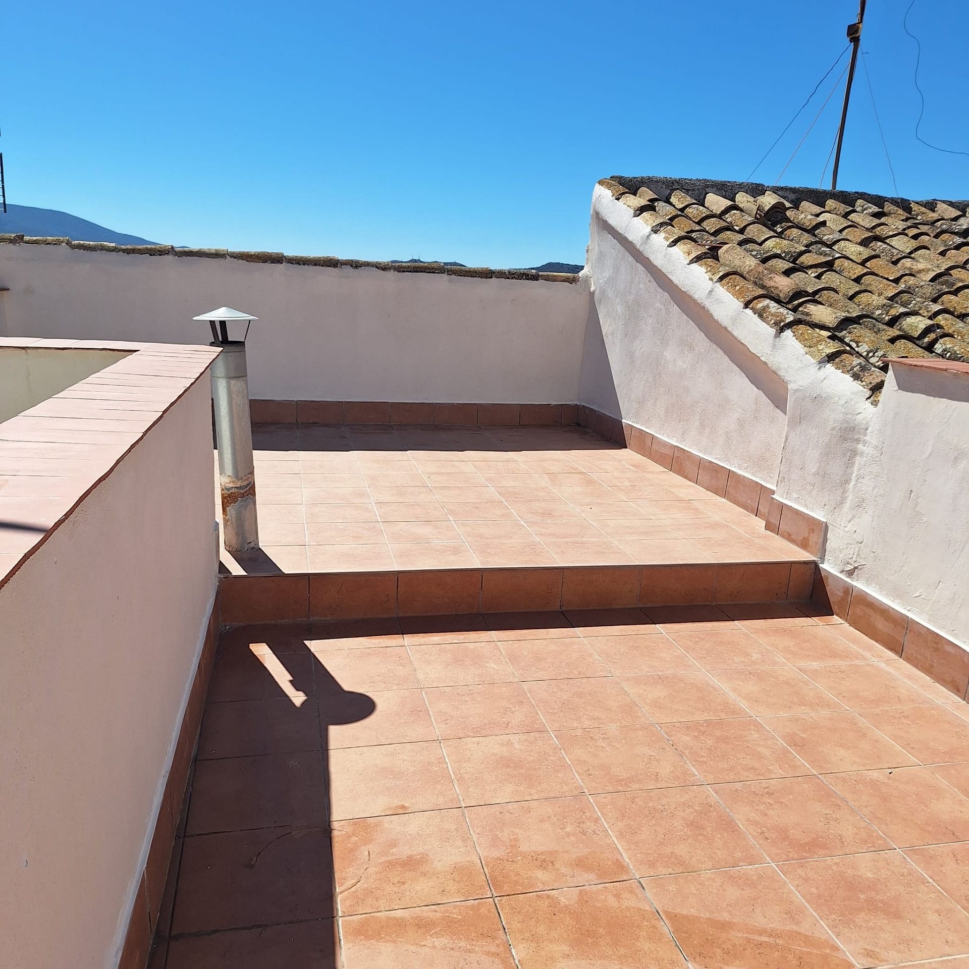 Resale - 2 Bedroom 1 Bathroom Townhouse in Sax -  - Alicante