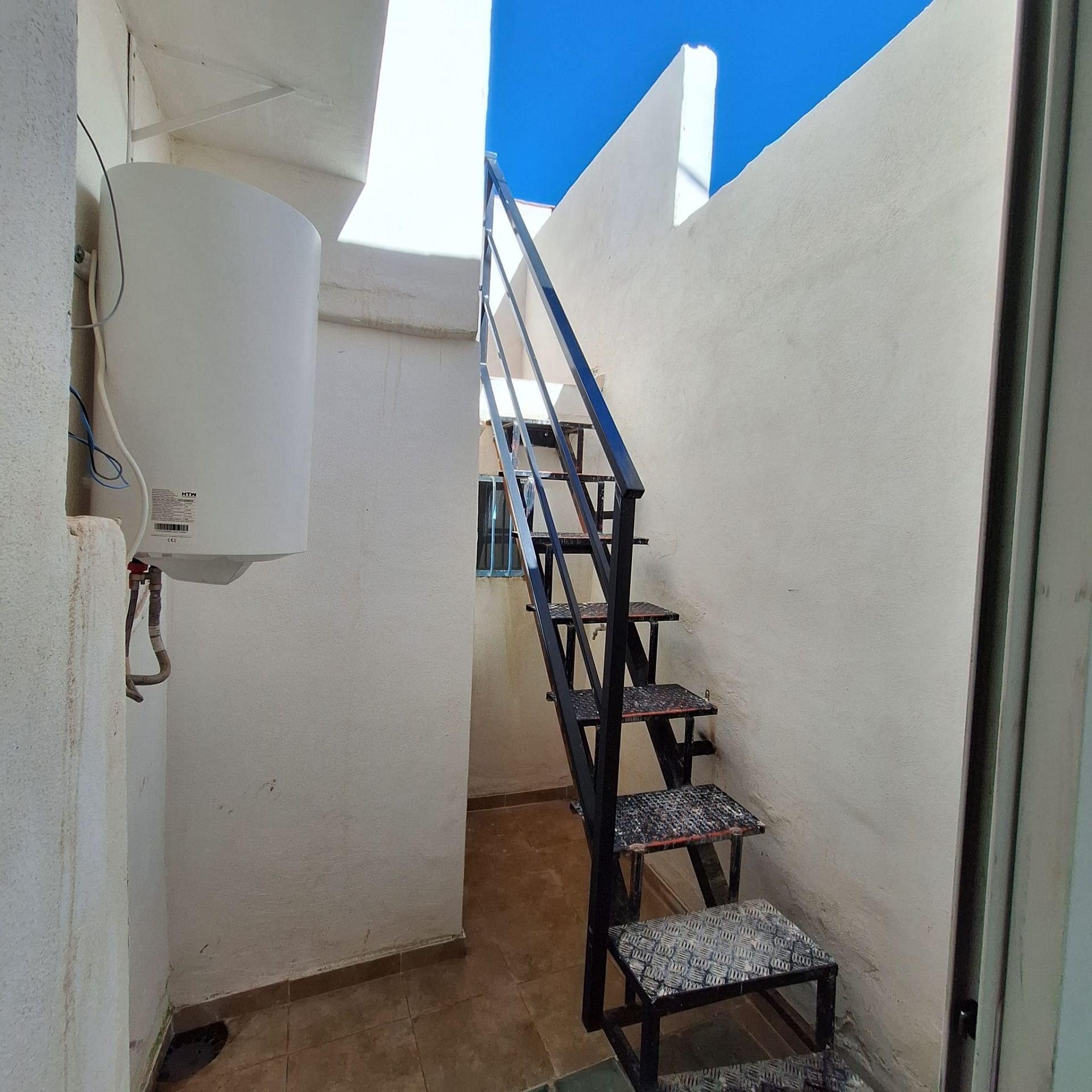 Resale - 2 Bedroom 1 Bathroom Townhouse in Sax -  - Alicante