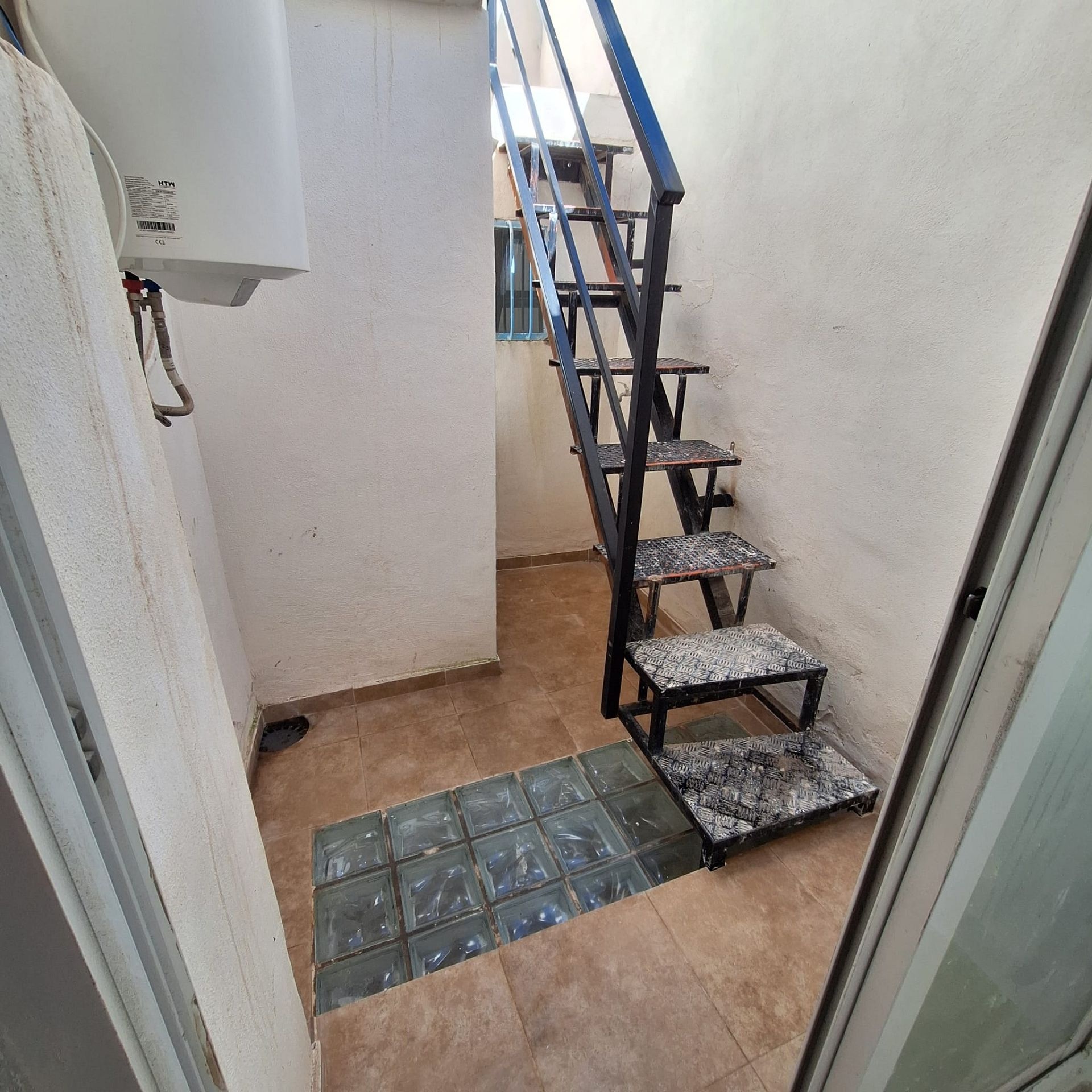 Resale - 2 Bedroom 1 Bathroom Townhouse in Sax -  - Alicante