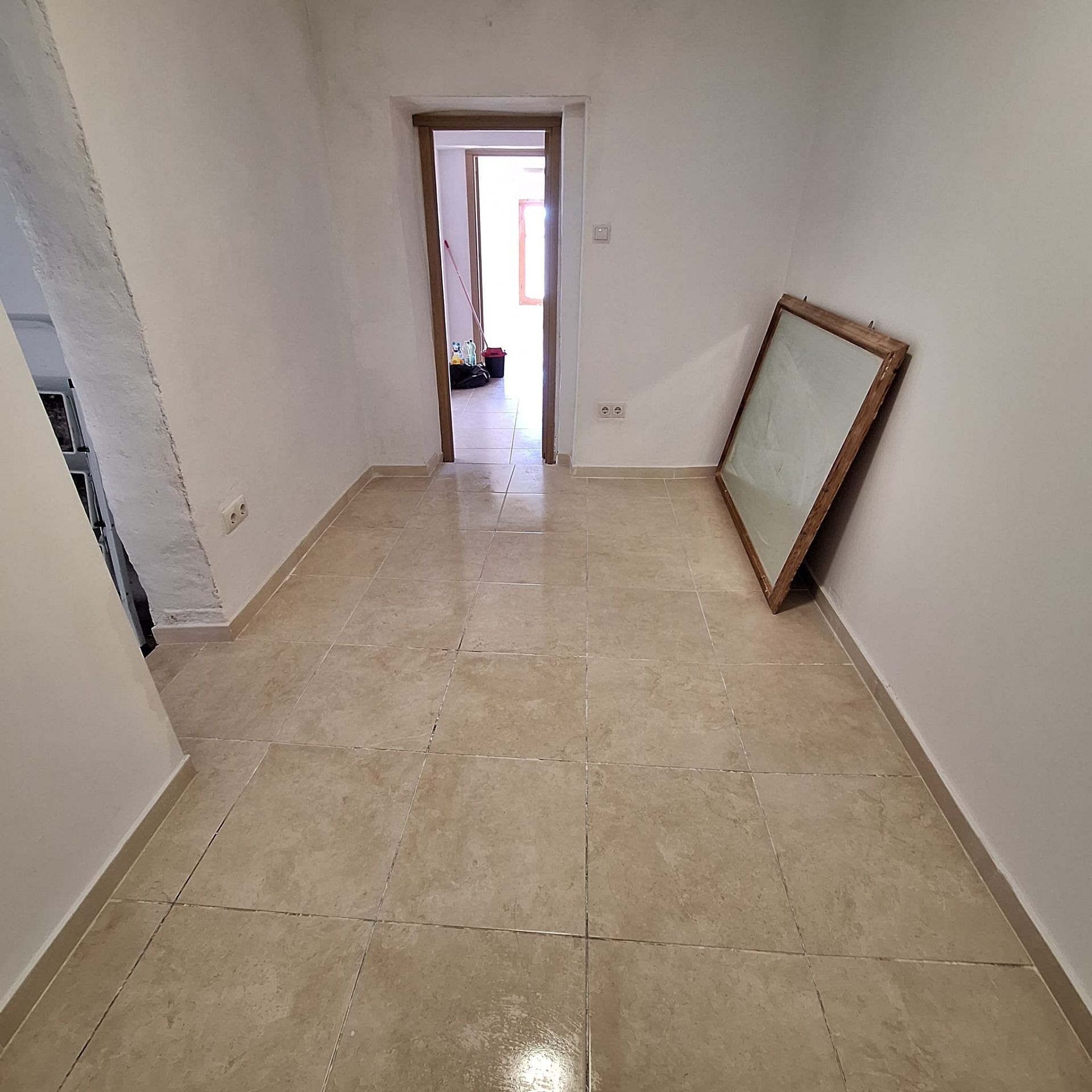 Resale - 2 Bedroom 1 Bathroom Townhouse in Sax -  - Alicante