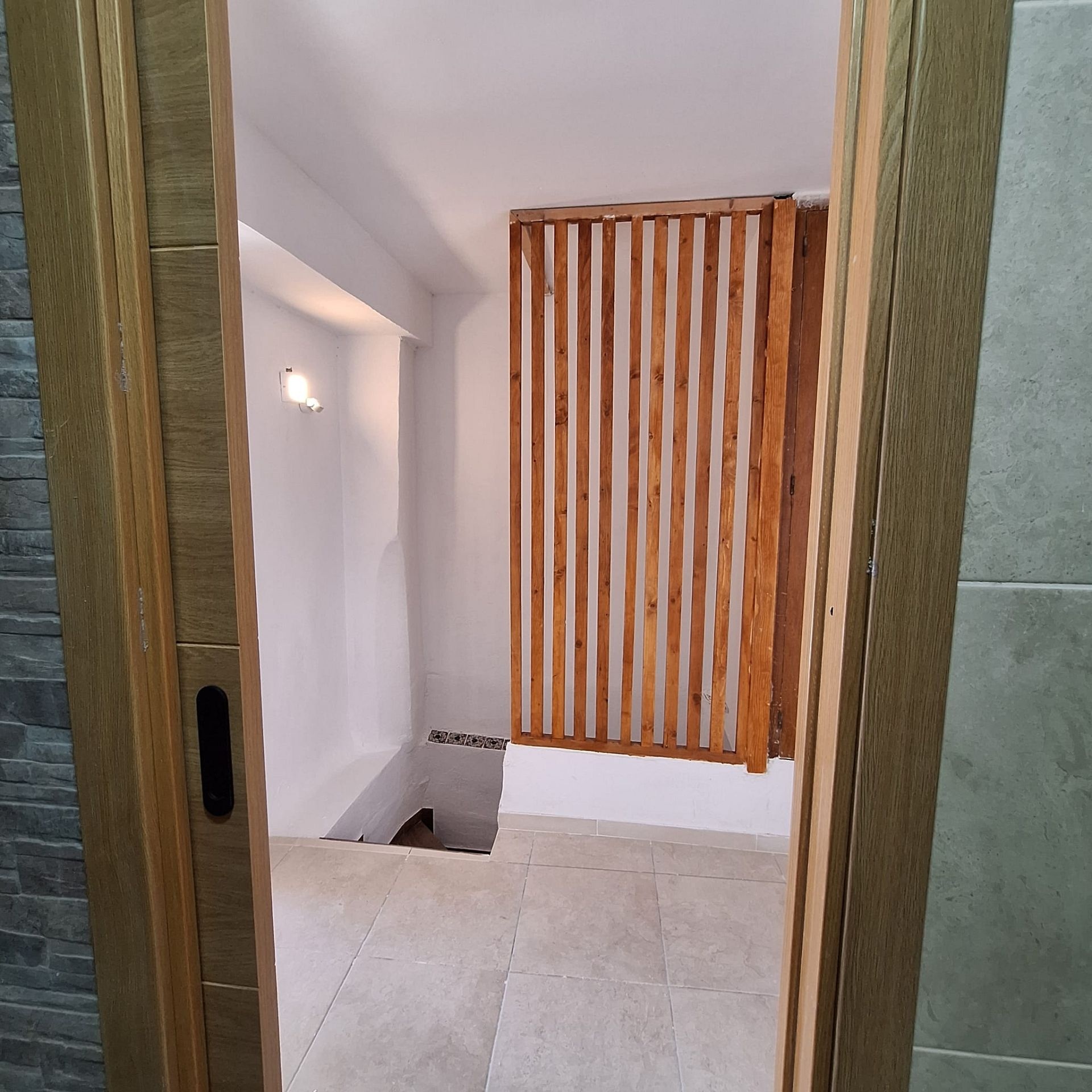 Resale - 2 Bedroom 1 Bathroom Townhouse in Sax -  - Alicante