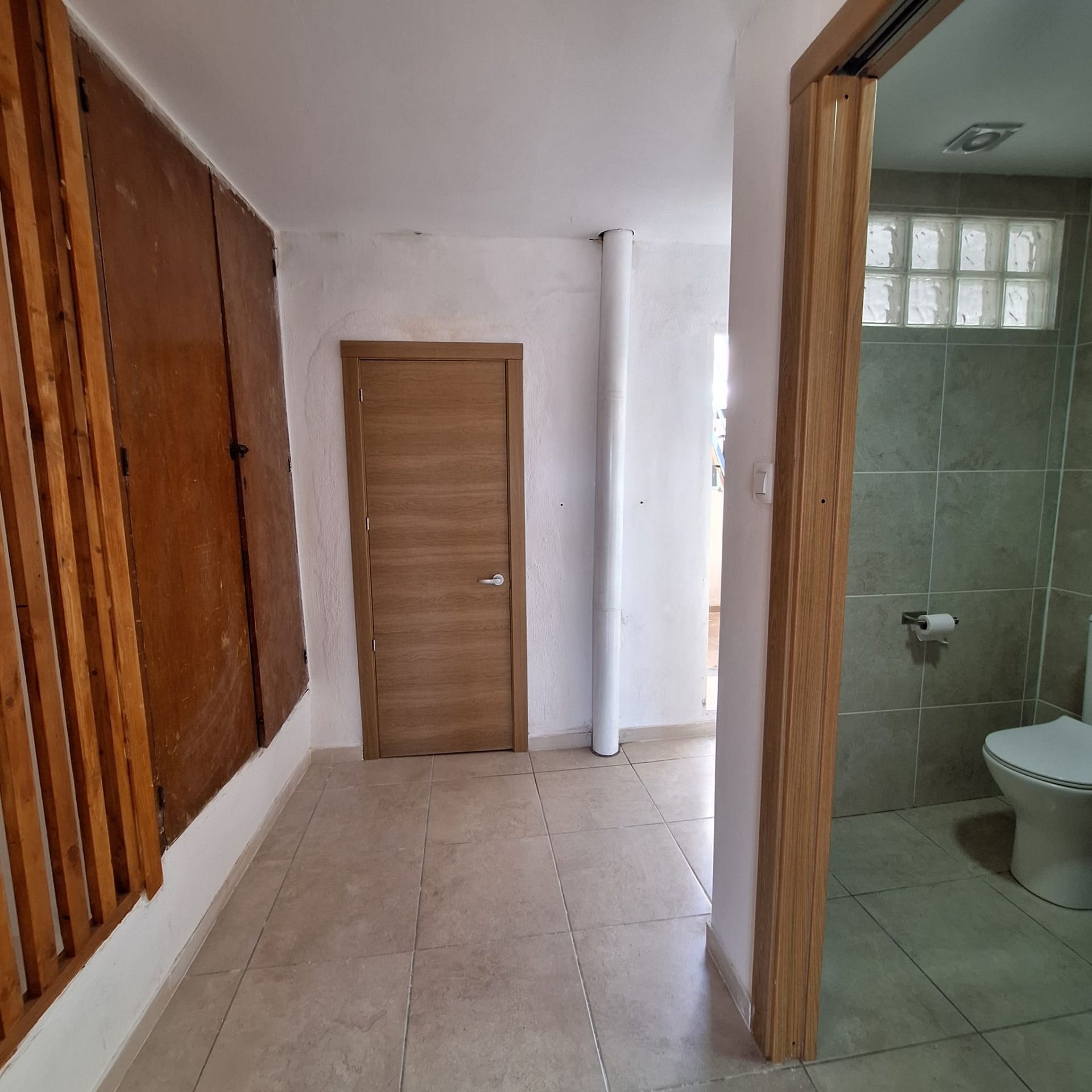 Resale - 2 Bedroom 1 Bathroom Townhouse in Sax -  - Alicante