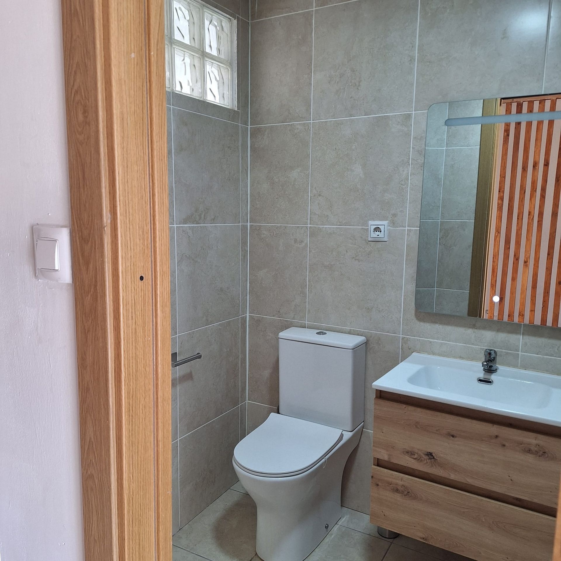 Resale - 2 Bedroom 1 Bathroom Townhouse in Sax -  - Alicante