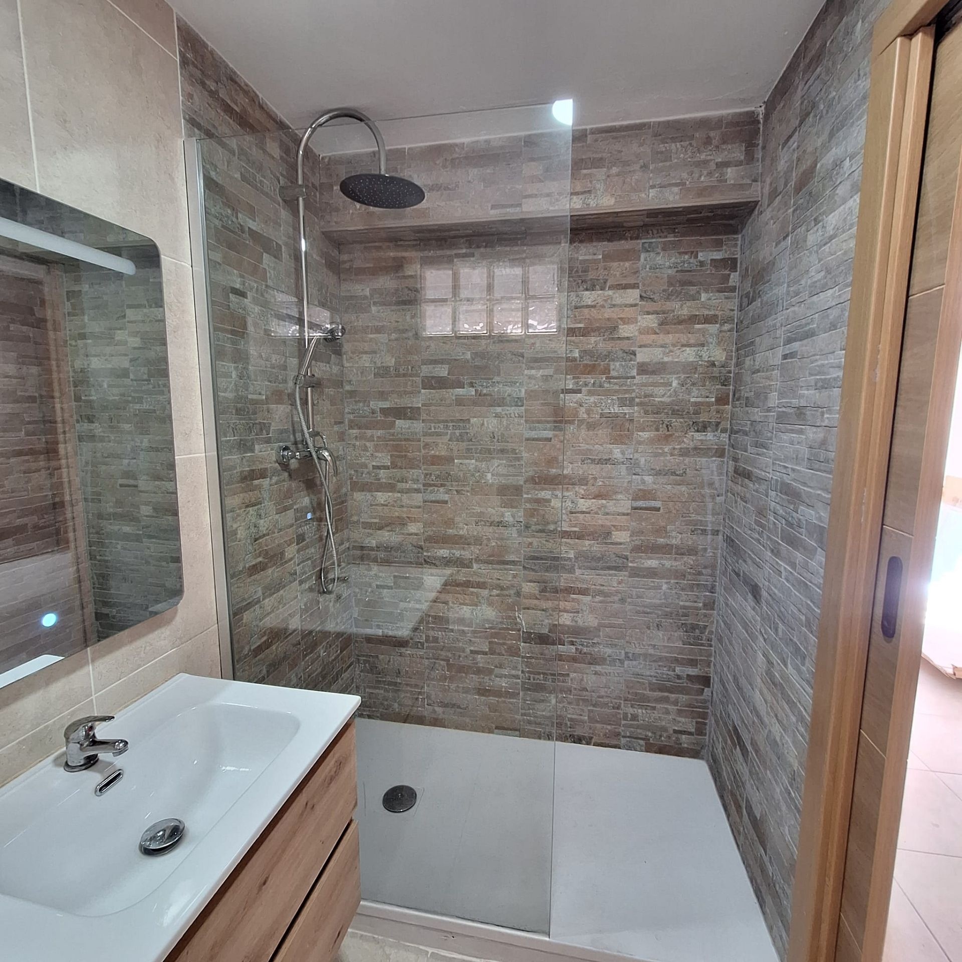 Resale - 2 Bedroom 1 Bathroom Townhouse in Sax -  - Alicante