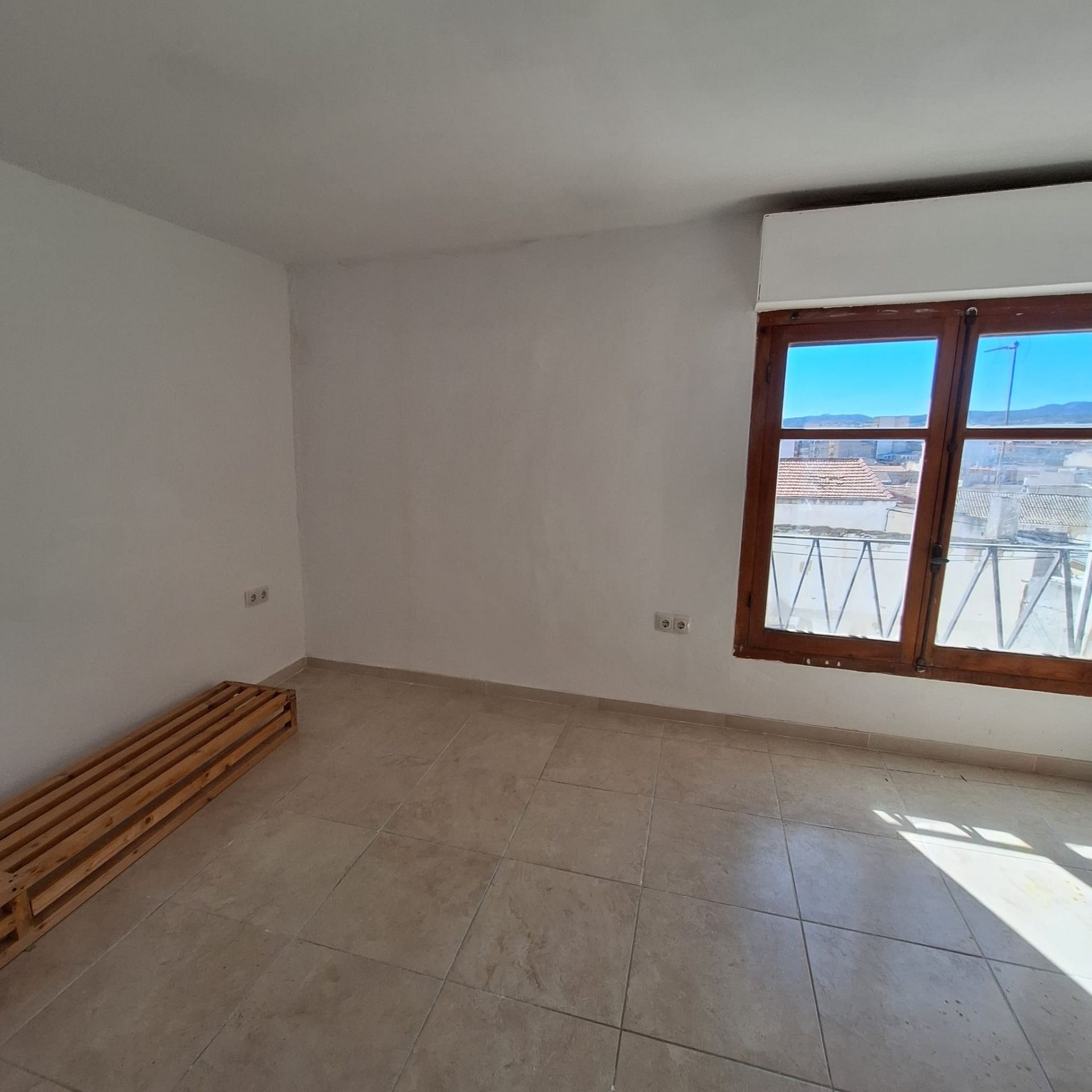 Resale - 2 Bedroom 1 Bathroom Townhouse in Sax -  - Alicante