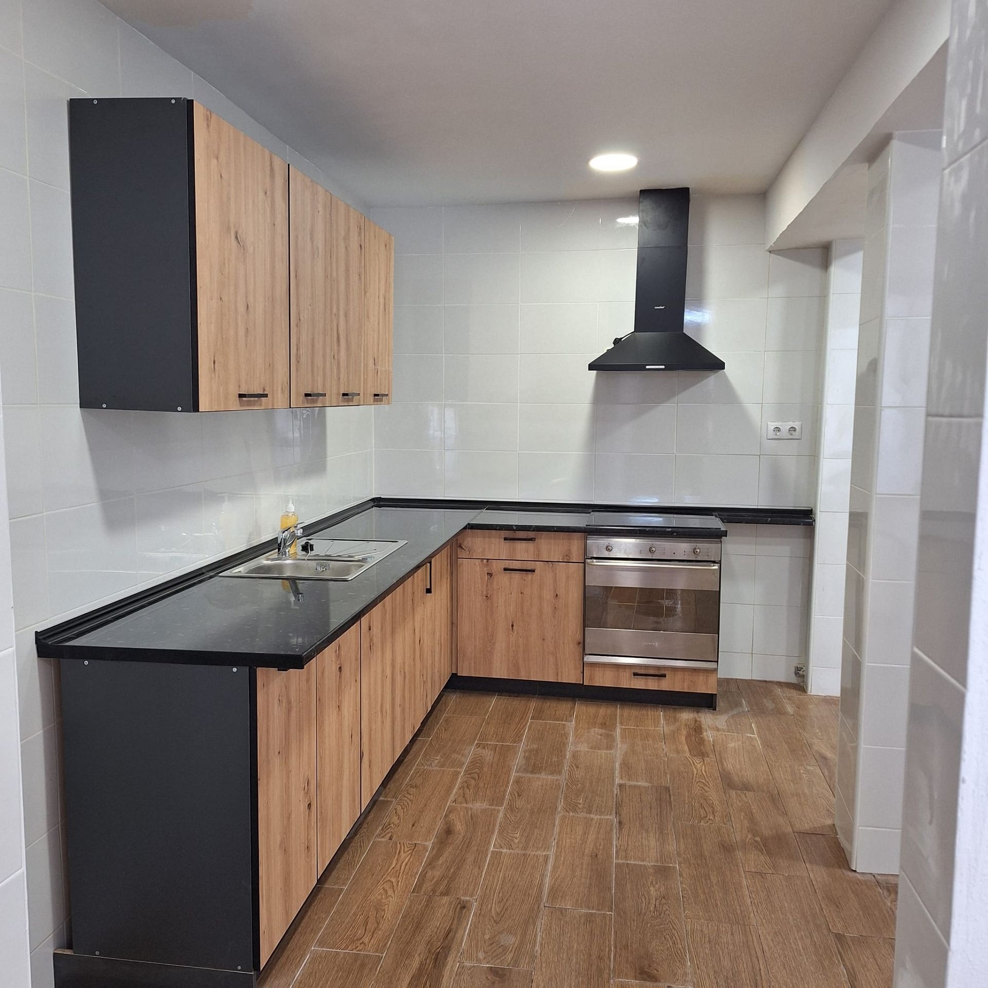 Resale - 2 Bedroom 1 Bathroom Townhouse in Sax -  - Alicante