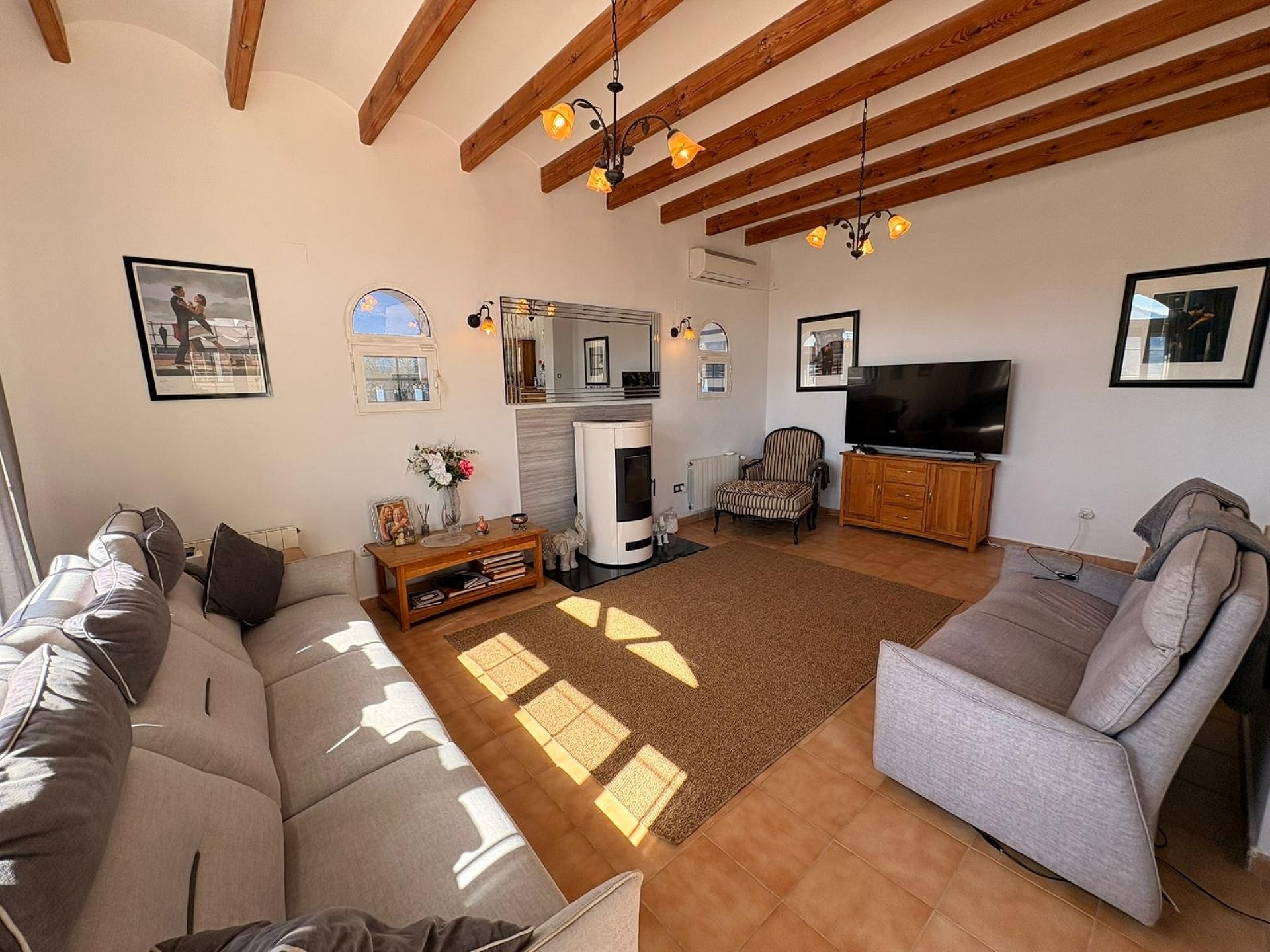 Sold - 4 Bedroom 4 Bathroom Villa in Monóvar -  - Alicante