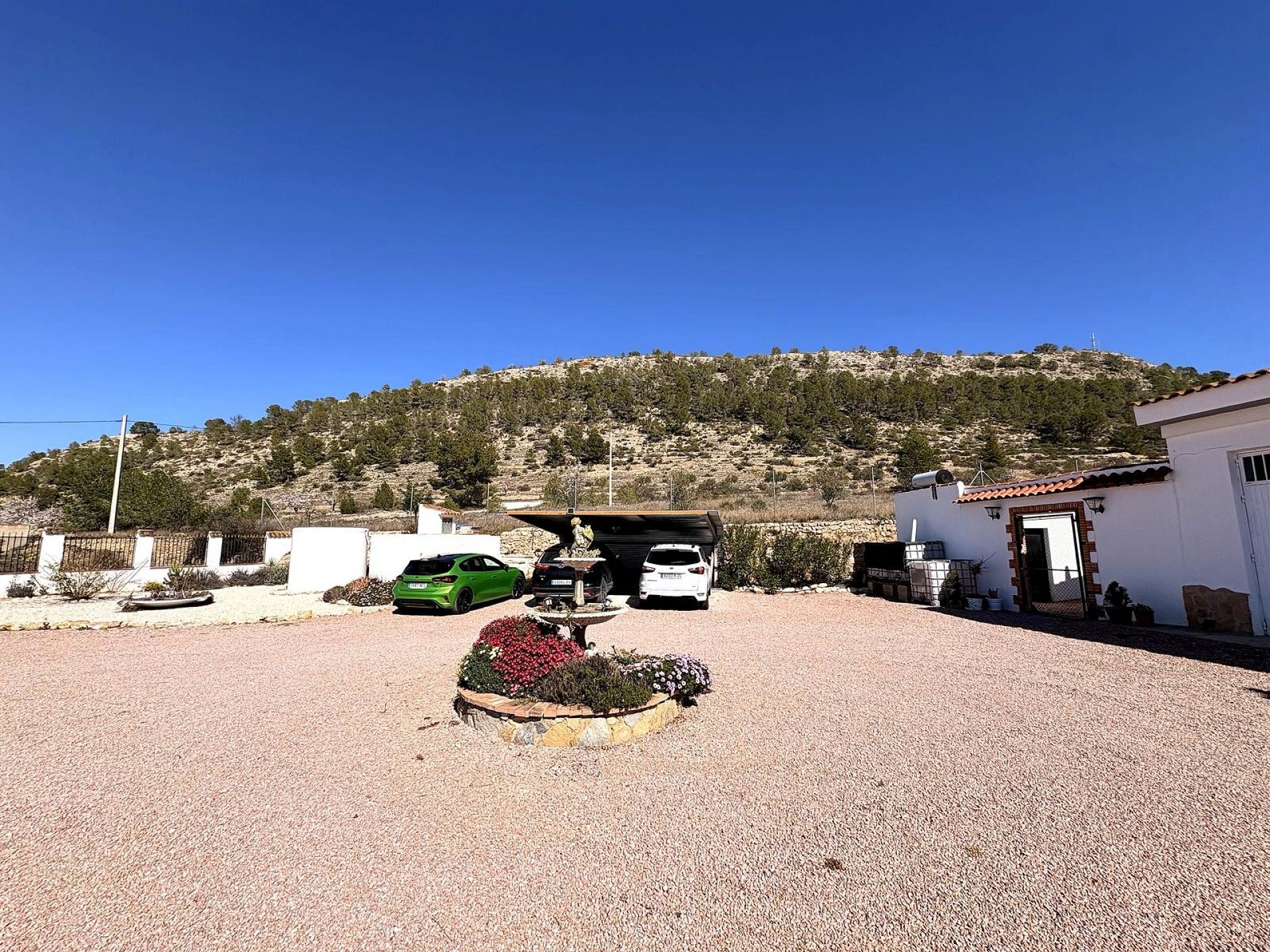 Sold - 4 Bedroom 4 Bathroom Villa in Monóvar -  - Alicante