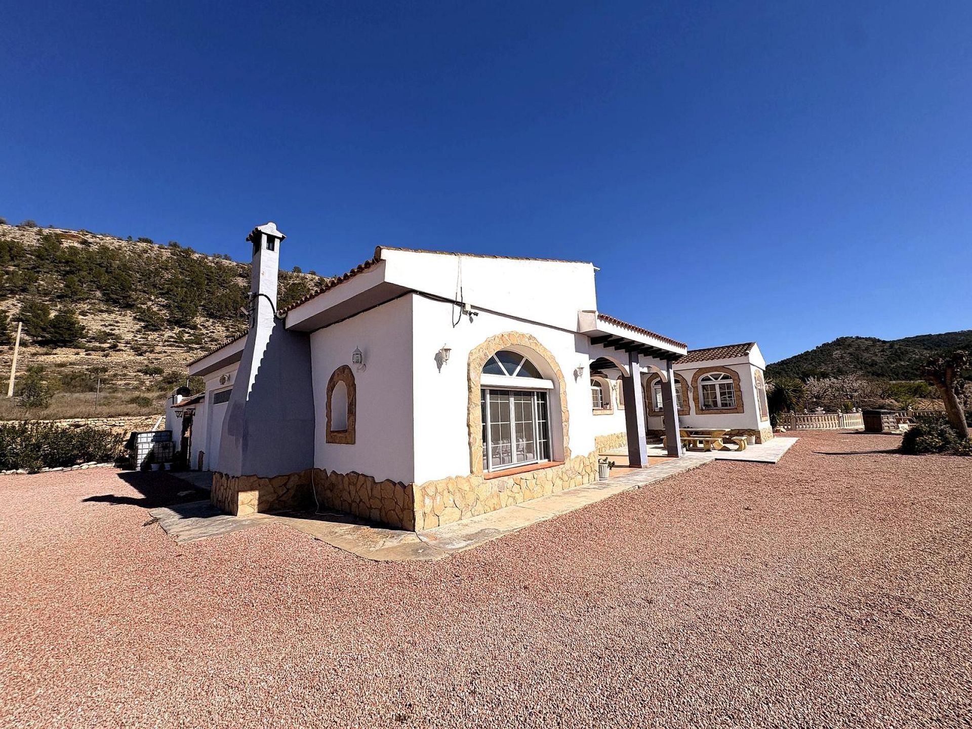 Sold - 4 Bedroom 4 Bathroom Villa in Monóvar -  - Alicante