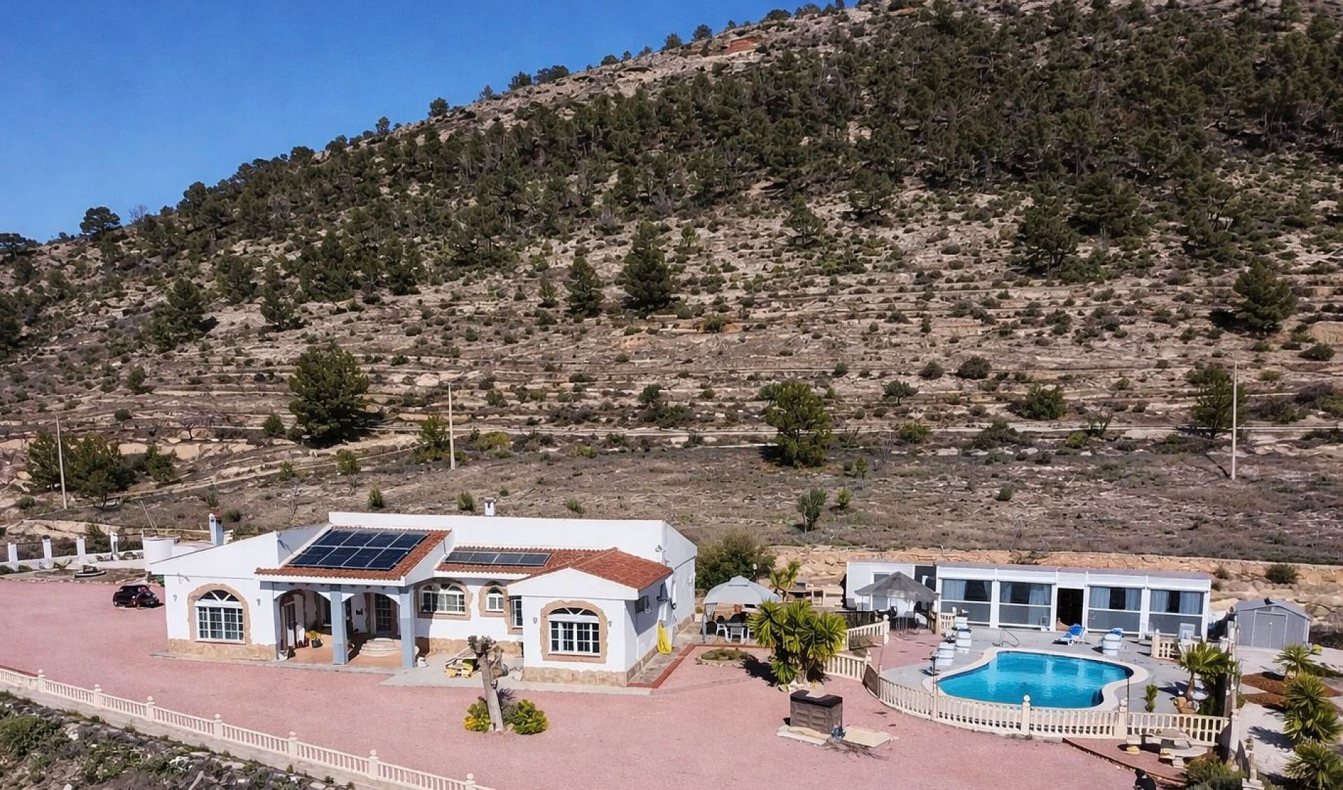 Sold - 4 Bedroom 4 Bathroom Villa in Monóvar -  - Alicante