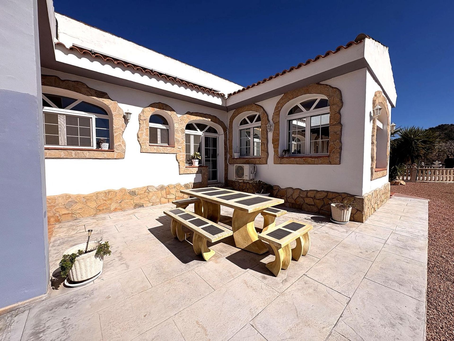 Sold - 4 Bedroom 4 Bathroom Villa in Monóvar -  - Alicante