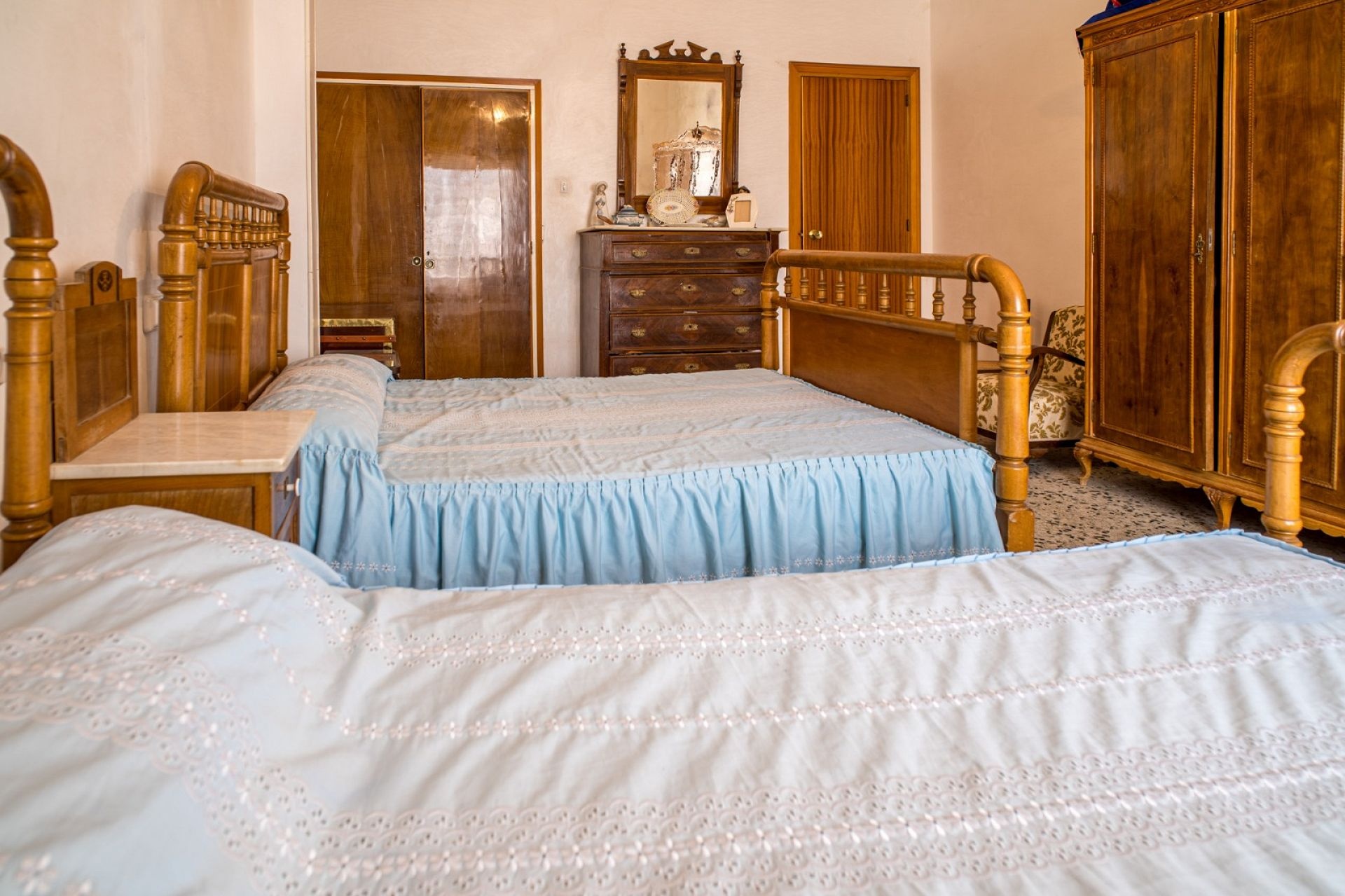 Resale - 5 Bedroom 3 Bathroom Townhouse in Pinoso -  - Alicante