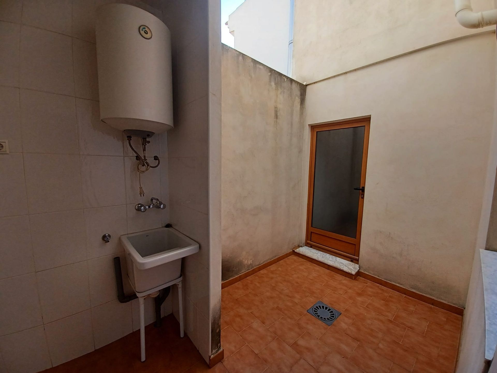 Resale - 4 Bedroom 2 Bathroom Townhouse in Pinoso -  - Alicante