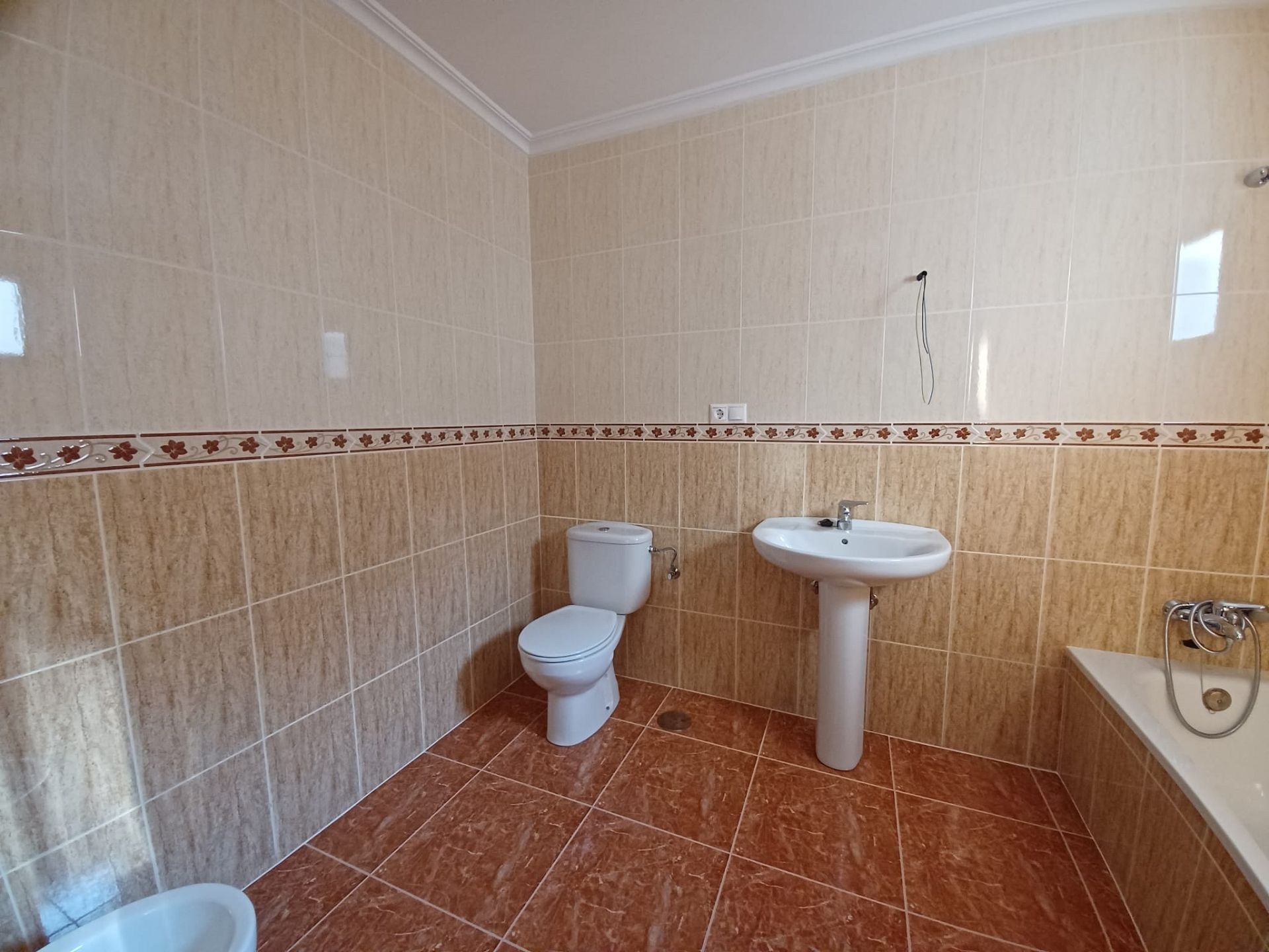 Resale - 4 Bedroom 2 Bathroom Townhouse in Pinoso -  - Alicante