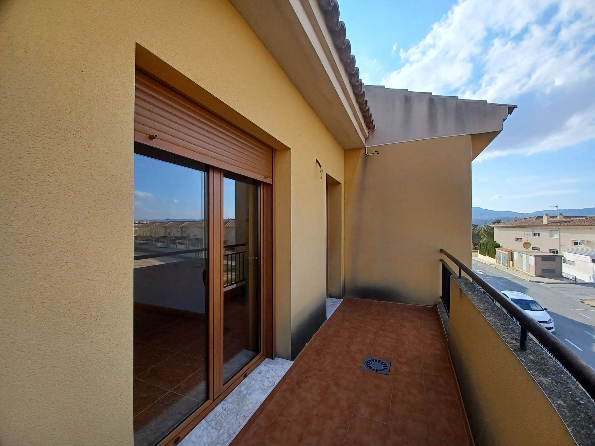 Resale - 4 Bedroom 2 Bathroom Townhouse in Pinoso -  - Alicante