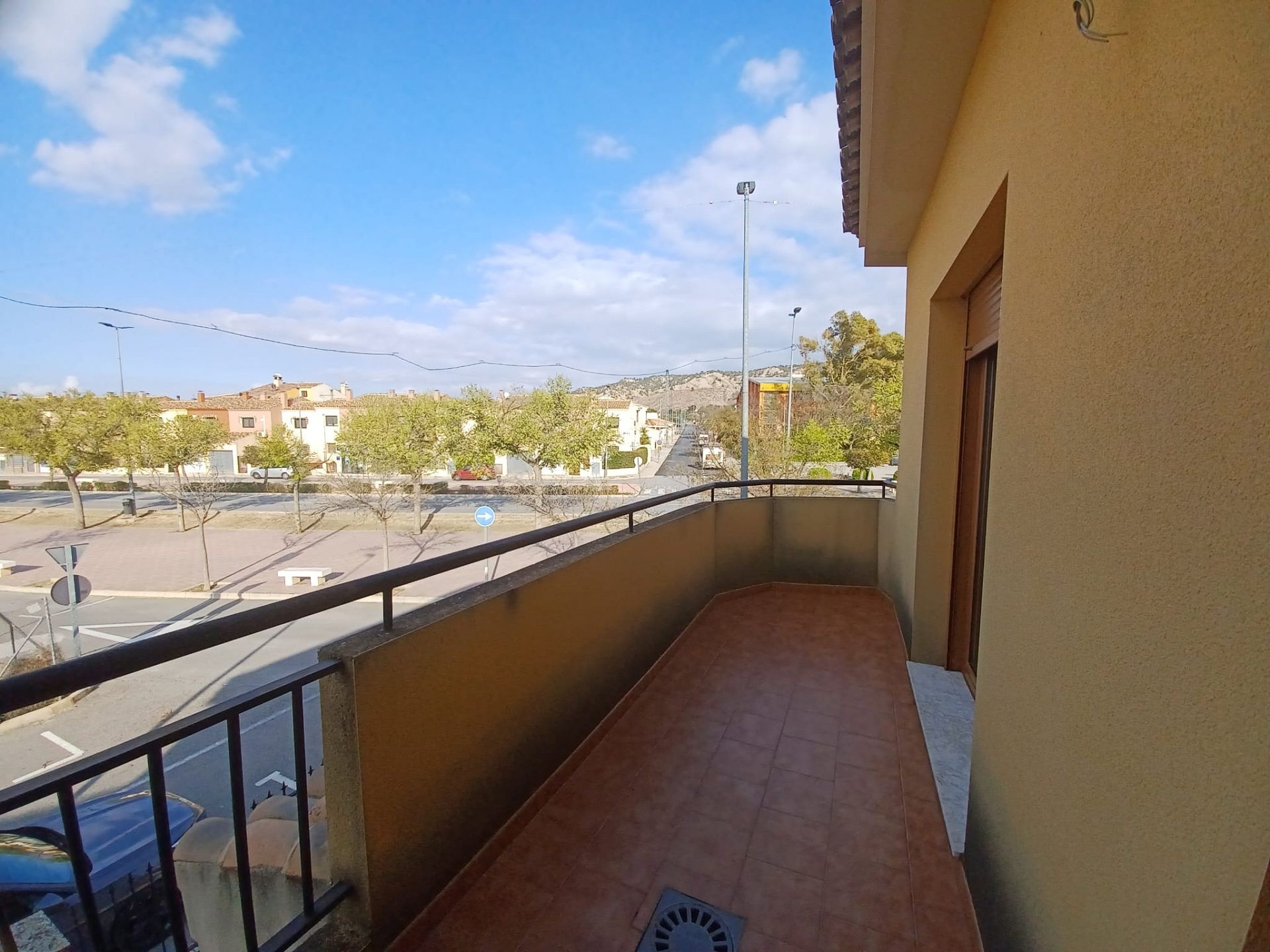 Resale - 4 Bedroom 2 Bathroom Townhouse in Pinoso -  - Alicante