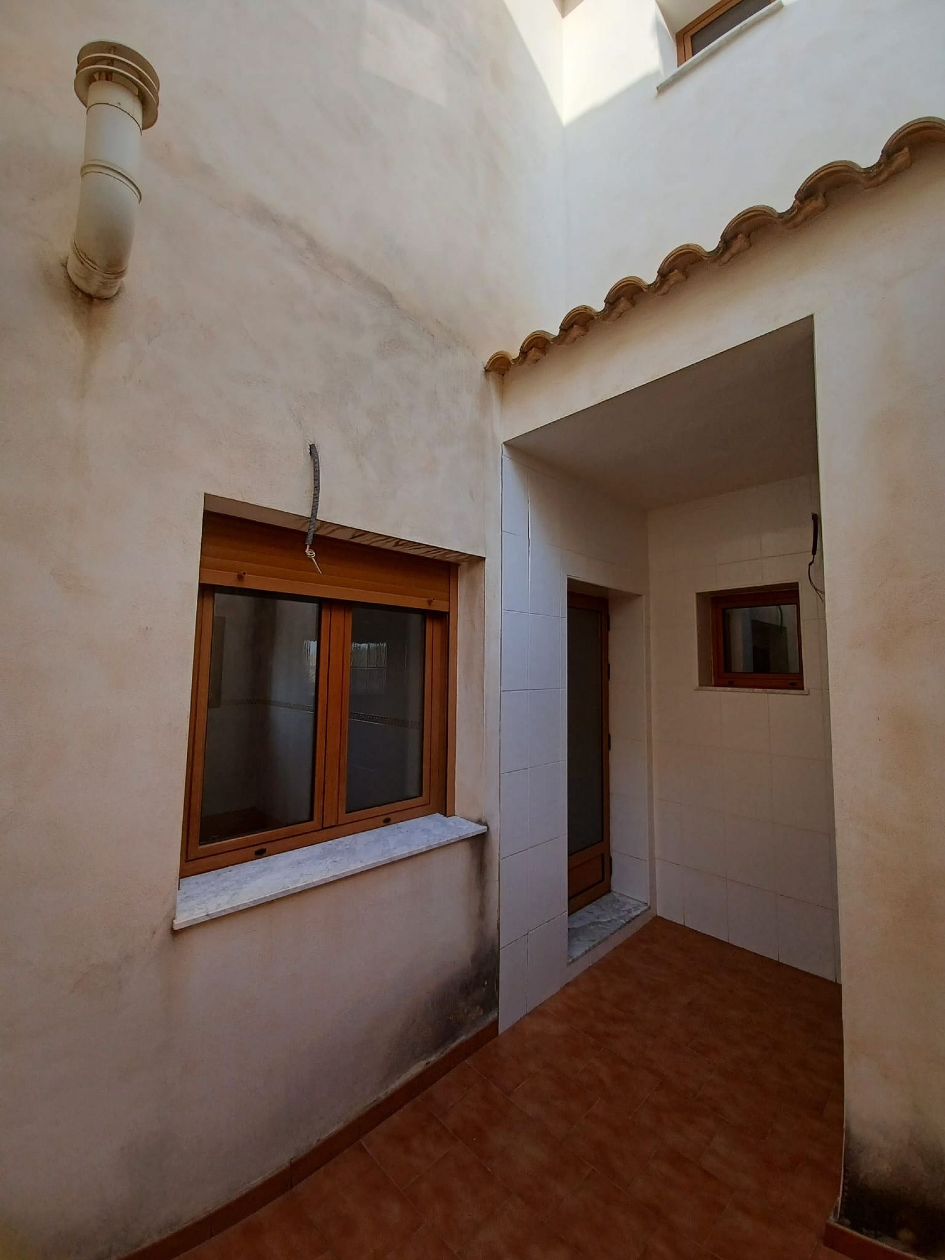 Resale - 4 Bedroom 2 Bathroom Townhouse in Pinoso -  - Alicante