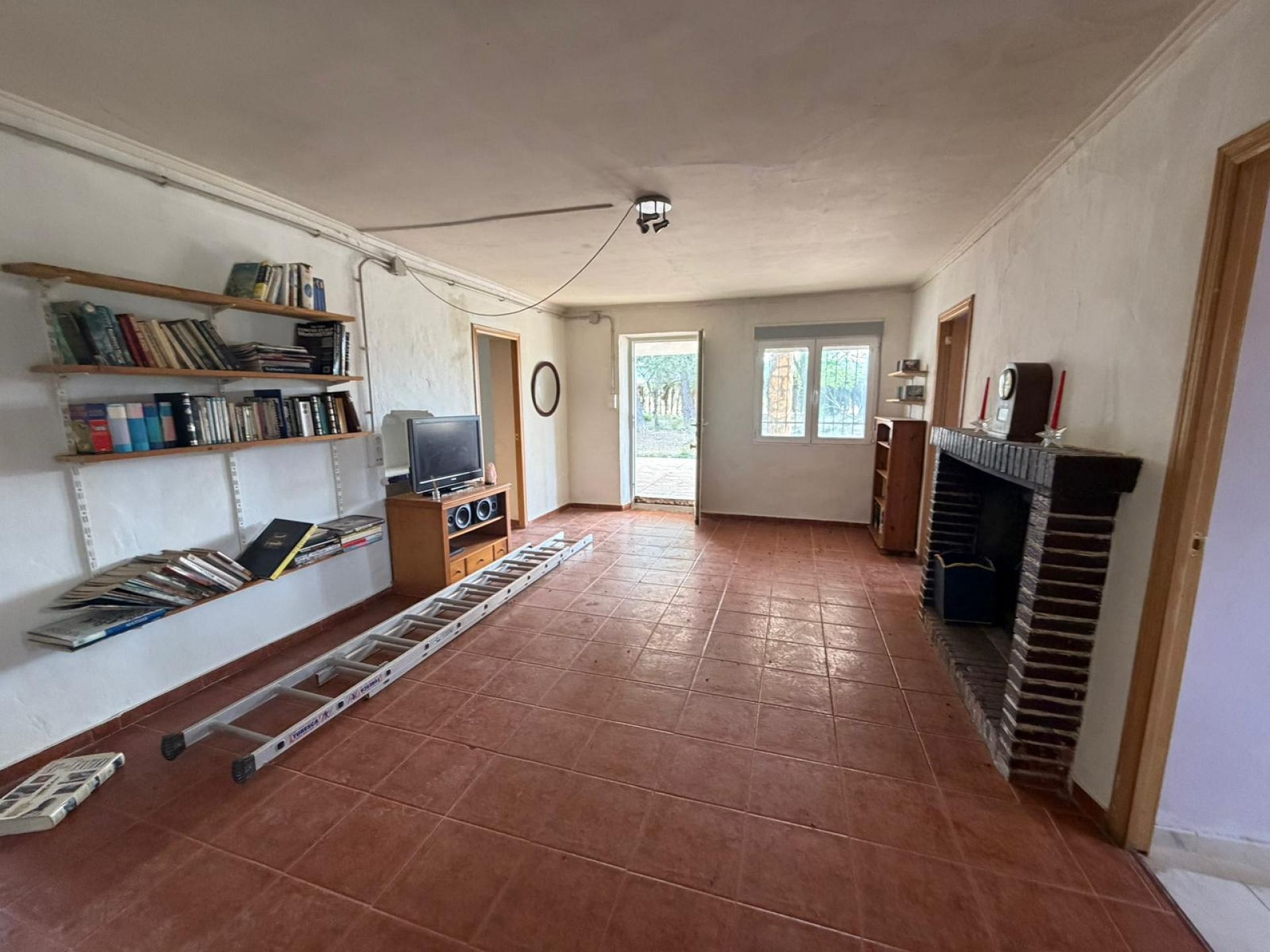 Resale - 4 Bedroom 2 Bathroom Villa in Yecla -  - Murcia