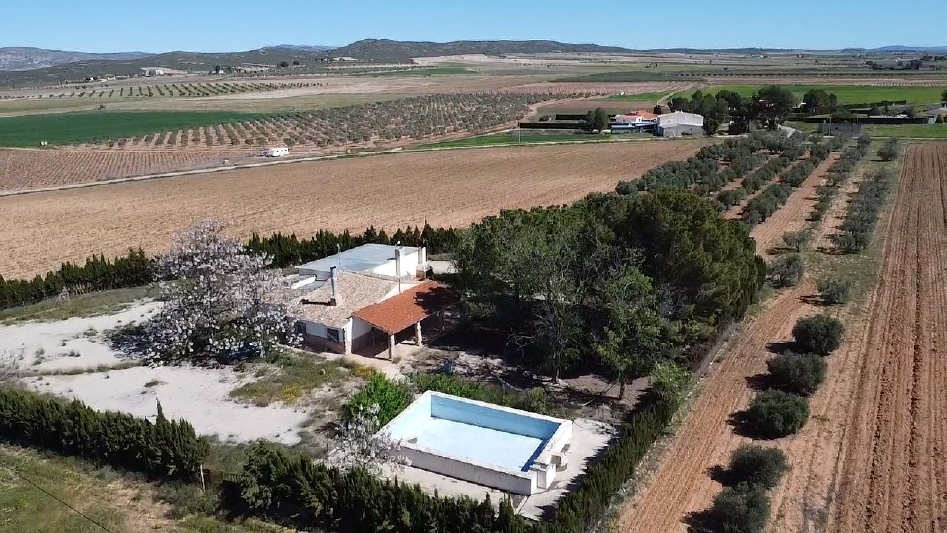 Resale - 4 Bedroom 2 Bathroom Villa in Yecla -  - Murcia