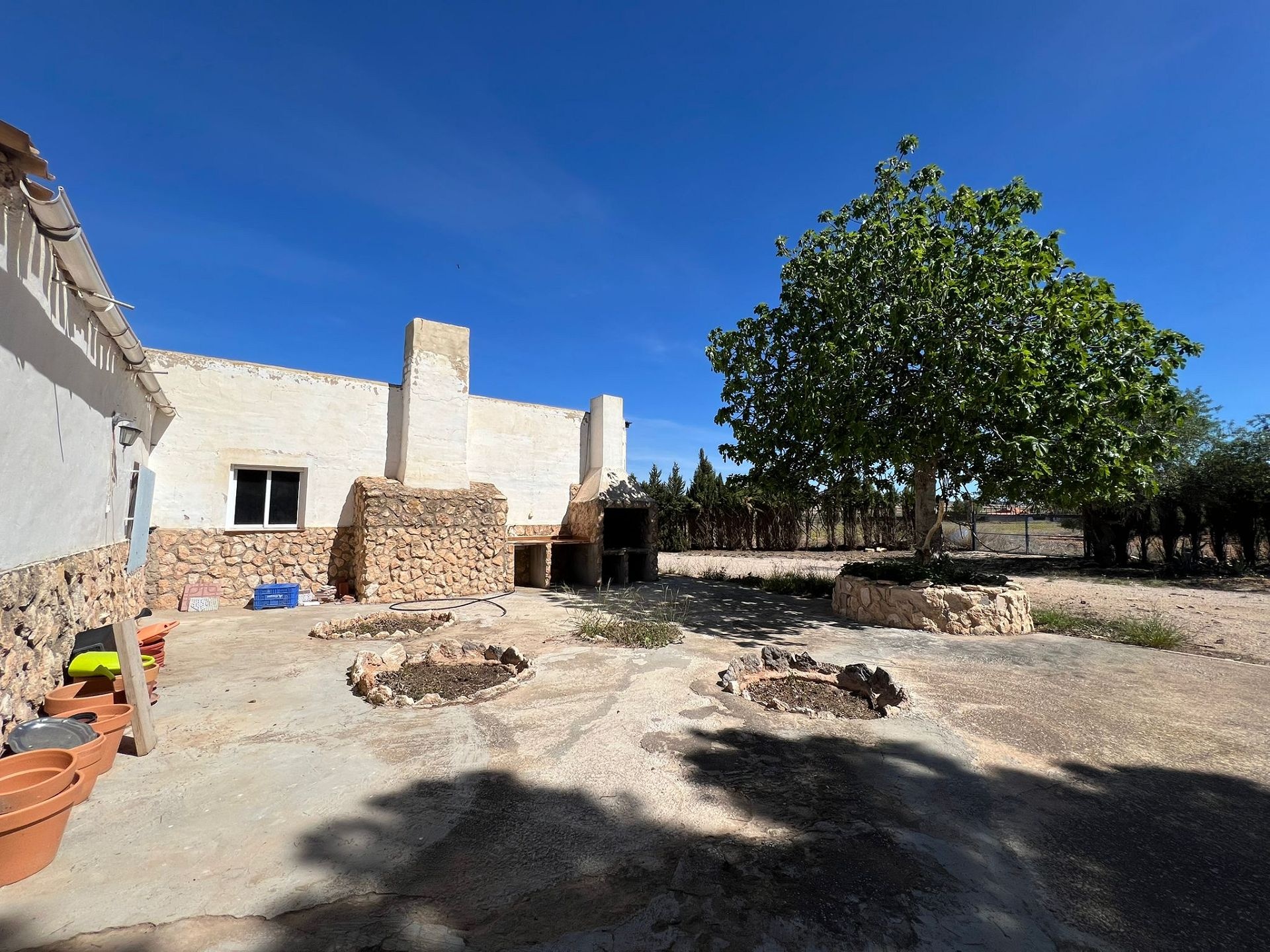 Resale - 4 Bedroom 2 Bathroom Villa in Yecla -  - Murcia
