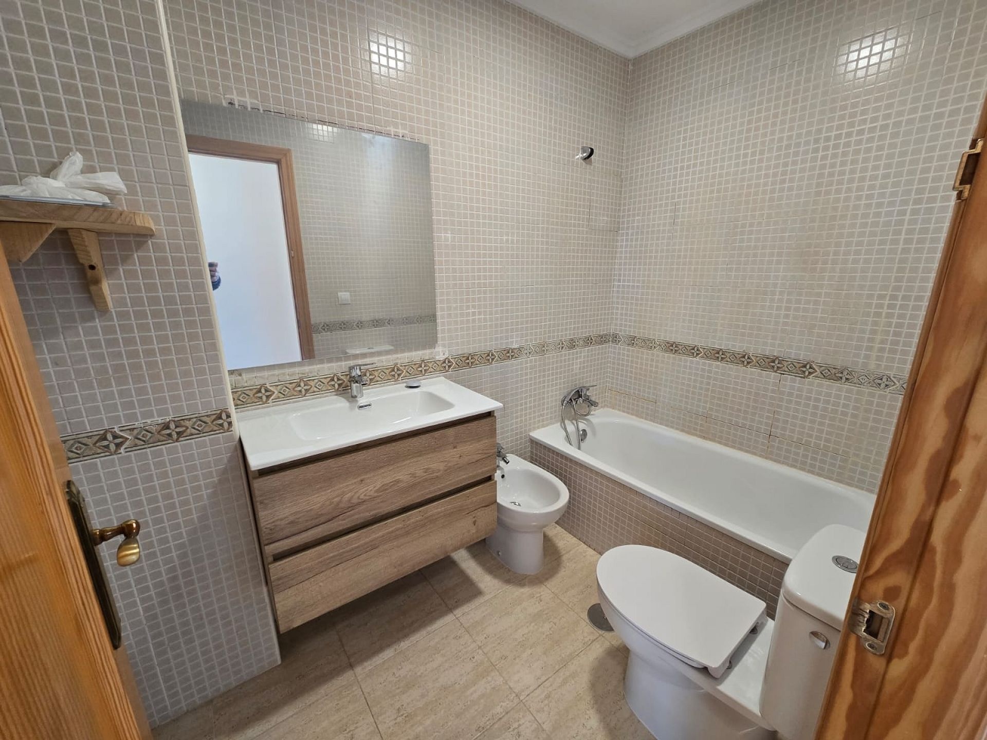Resale - 4 Bedroom 2 Bathroom Townhouse in Salinas -  - Alicante