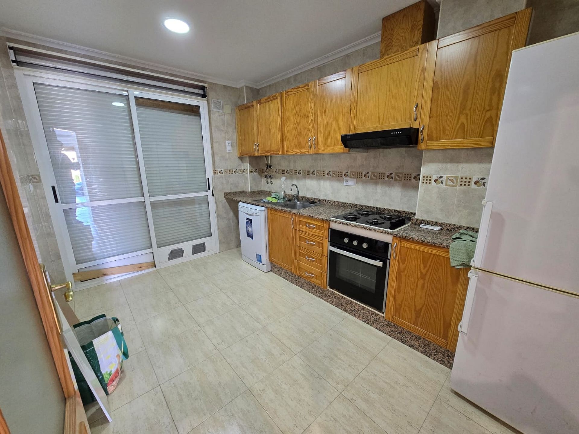 Resale - 4 Bedroom 2 Bathroom Townhouse in Salinas -  - Alicante