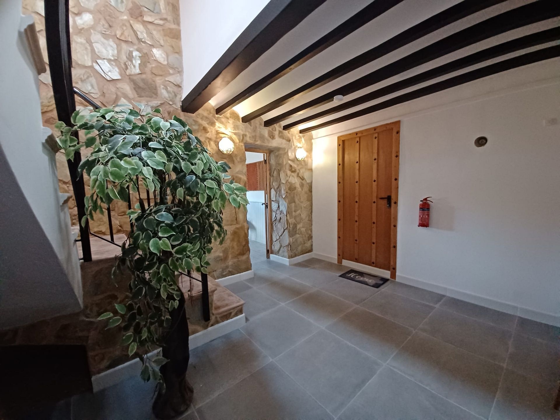 Resale - 6 Bedroom 6 Bathroom Country house in Pinoso -  - Alicante