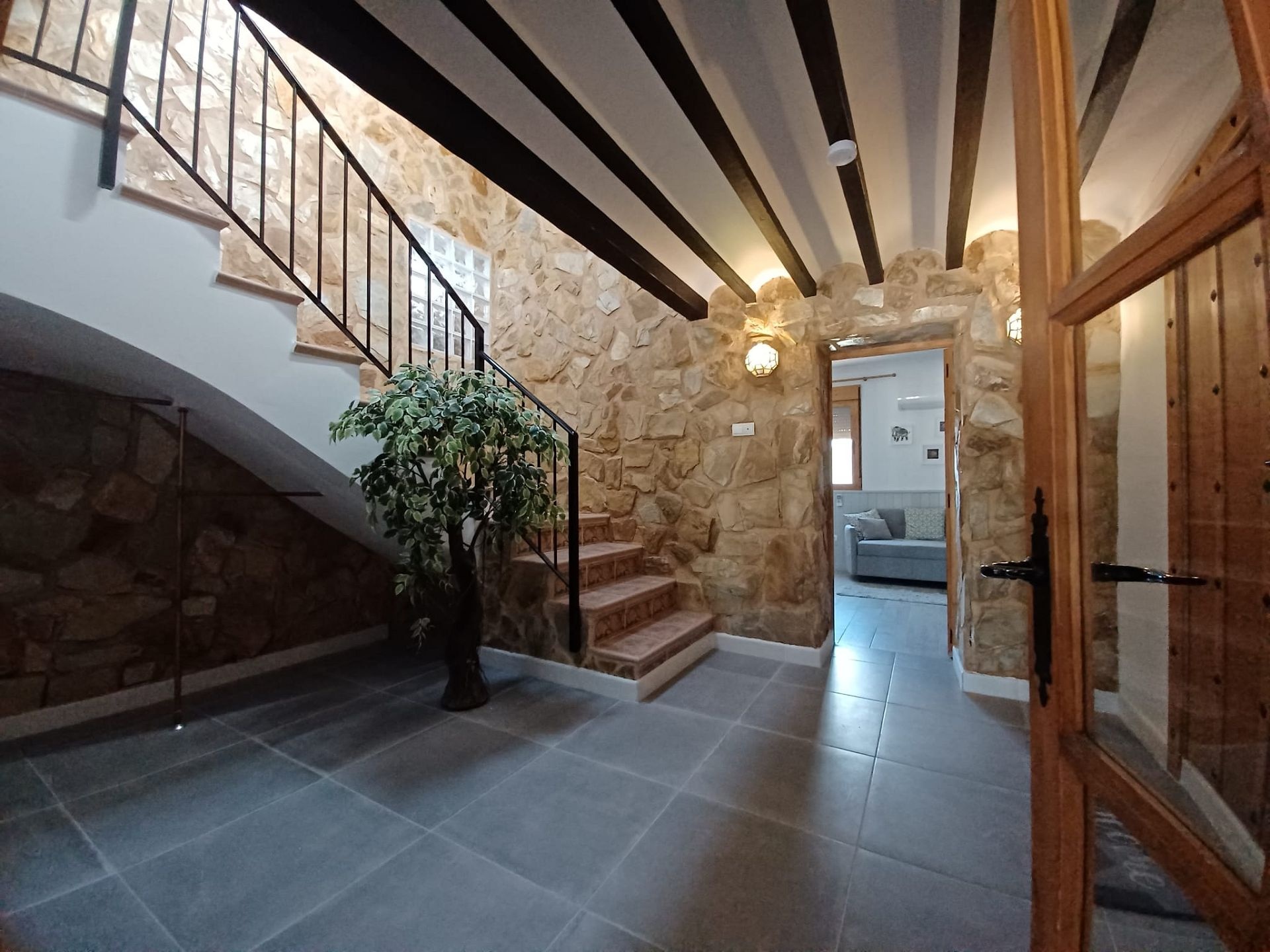 Resale - 6 Bedroom 6 Bathroom Country house in Pinoso -  - Alicante