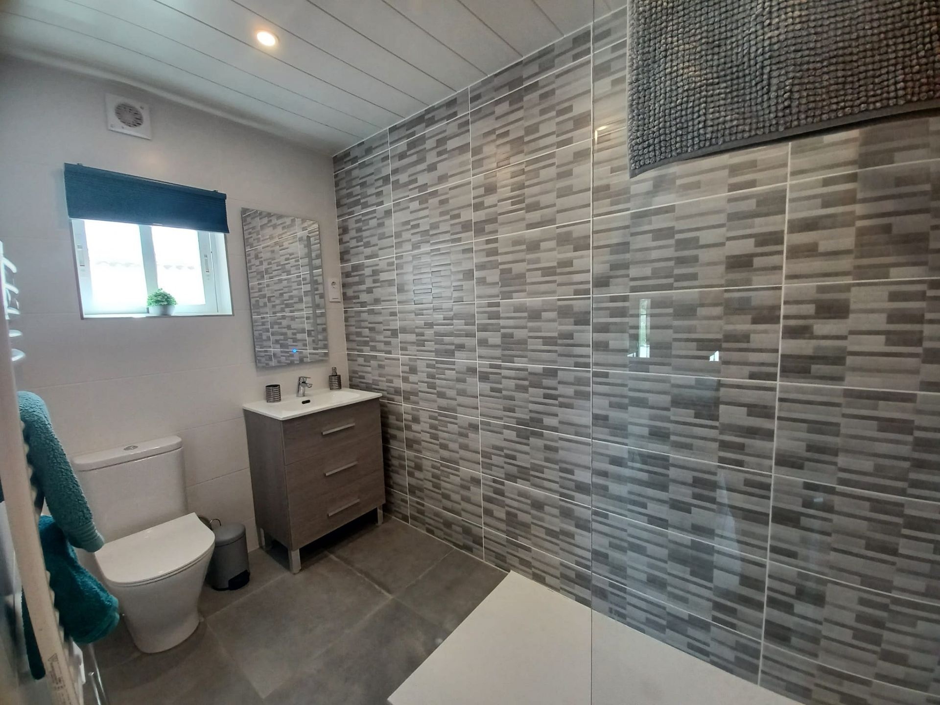 Resale - 6 Bedroom 6 Bathroom Country house in Pinoso -  - Alicante