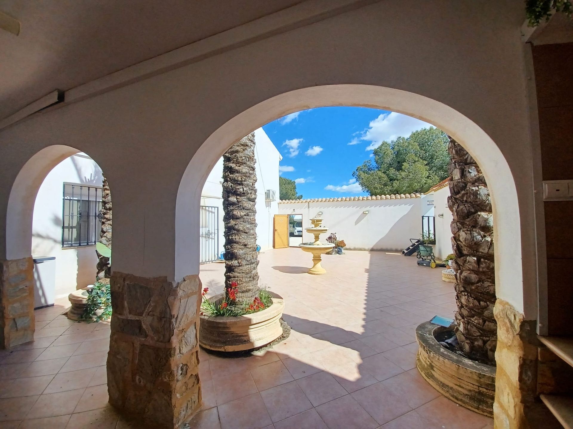 Resale - 6 Bedroom 6 Bathroom Country house in Pinoso -  - Alicante