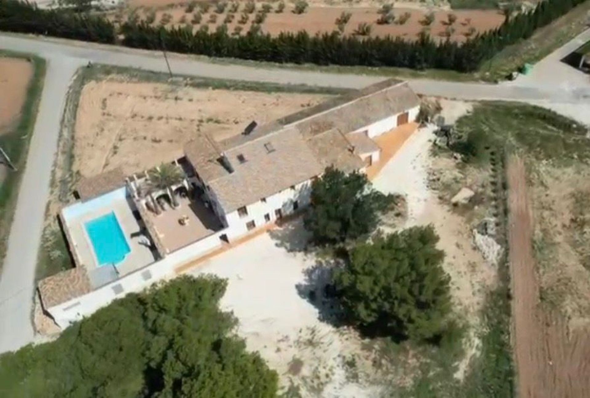 Resale - 6 Bedroom 6 Bathroom Country house in Pinoso -  - Alicante