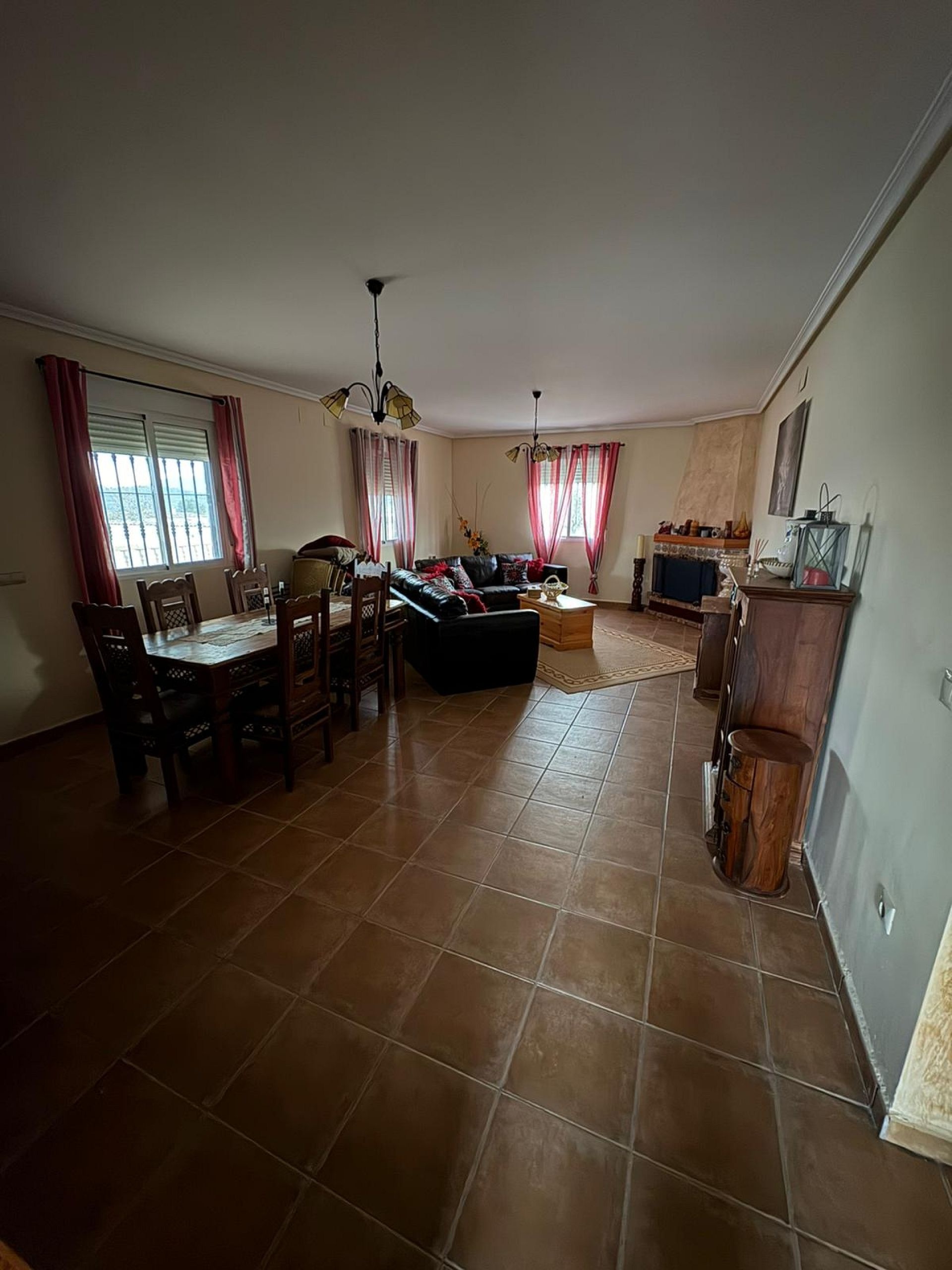 Resale - 3 Bedroom 2 Bathroom Villa in Monóvar -  - Alicante