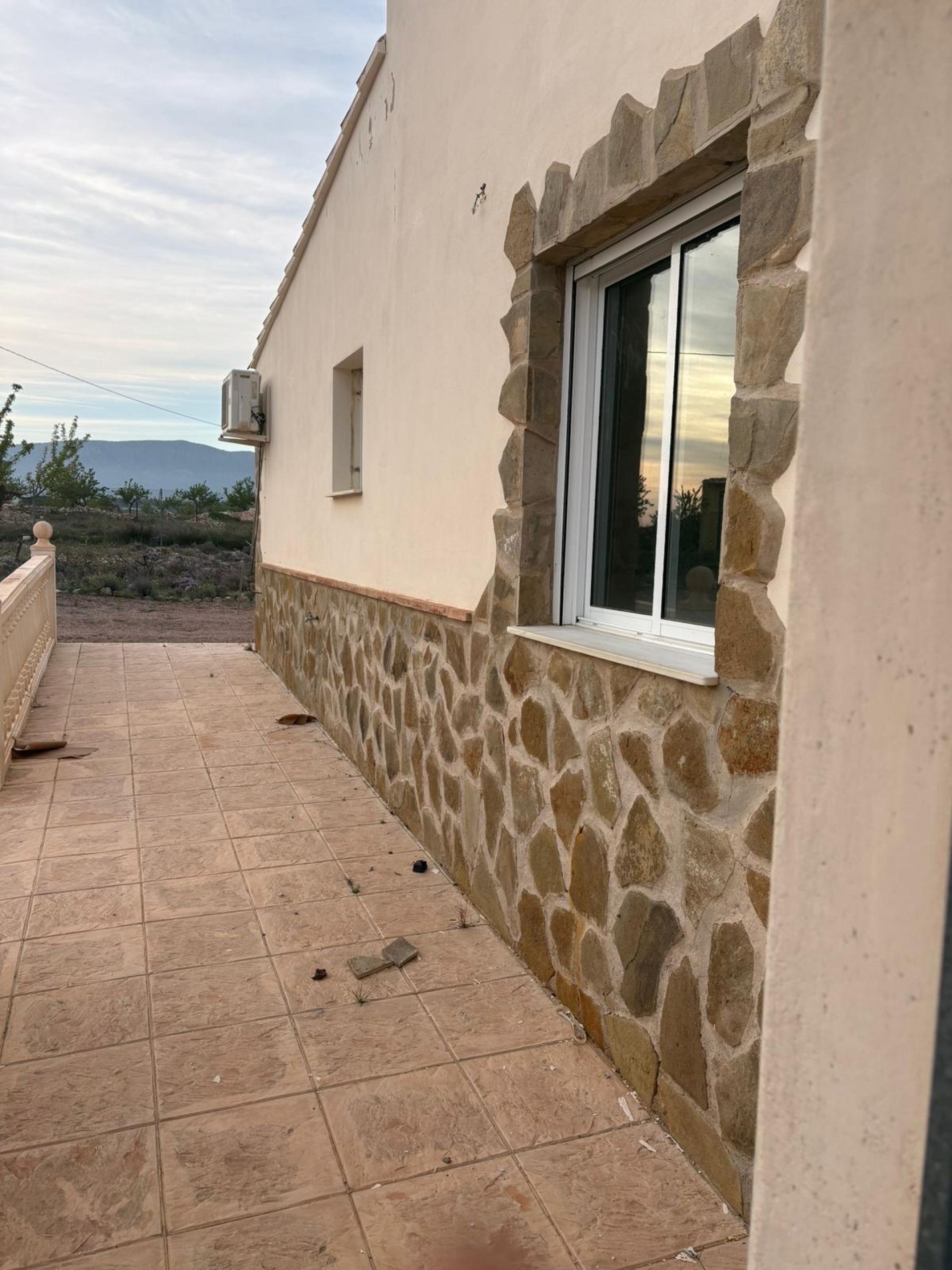 Resale - 3 Bedroom 2 Bathroom Villa in Monóvar -  - Alicante
