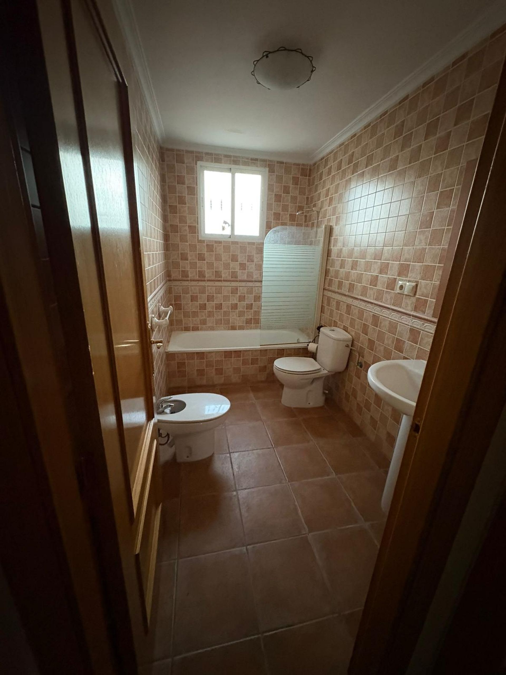 Resale - 3 Bedroom 2 Bathroom Villa in Monóvar -  - Alicante